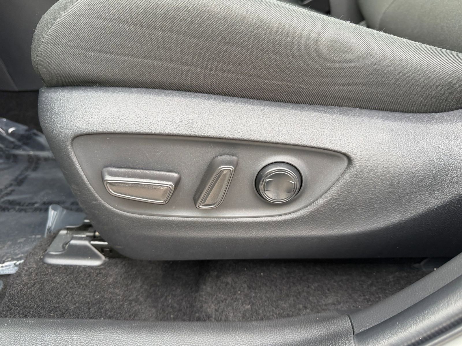 Thumbnail: 2025 Toyota RAV4 - 24