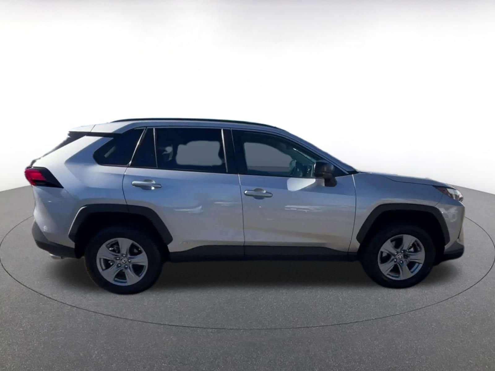 Thumbnail: 2025 Toyota RAV4 - 16