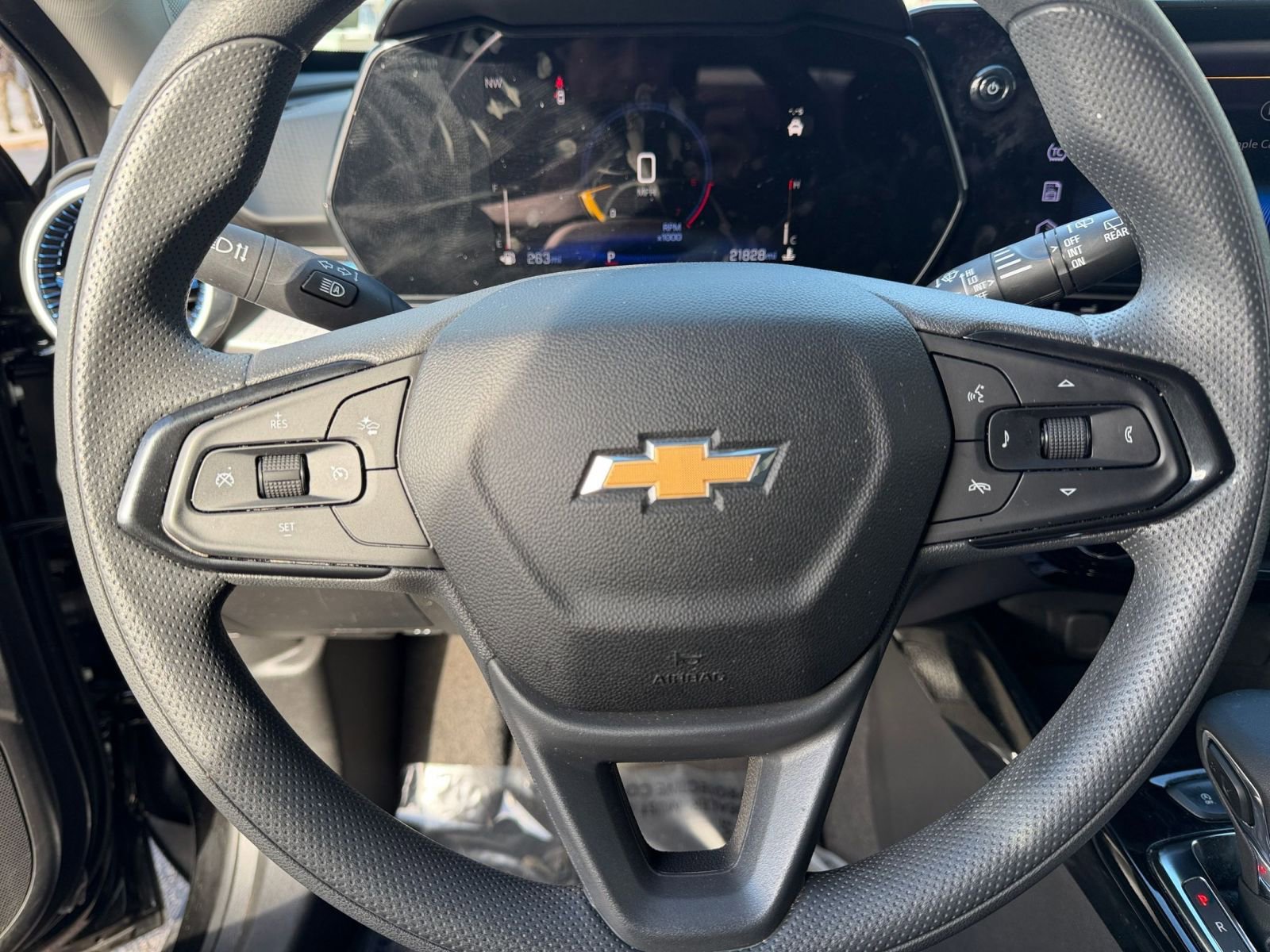 Thumbnail: 2025 Chevrolet Trax - 25