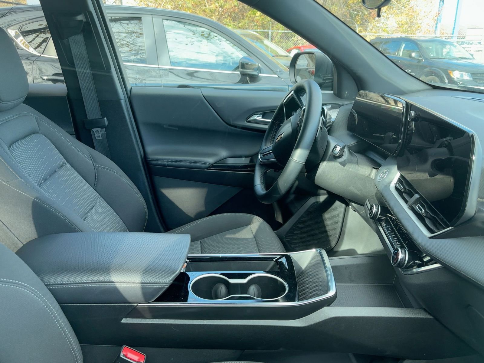 Thumbnail: 2025 Chevrolet Equinox - 10