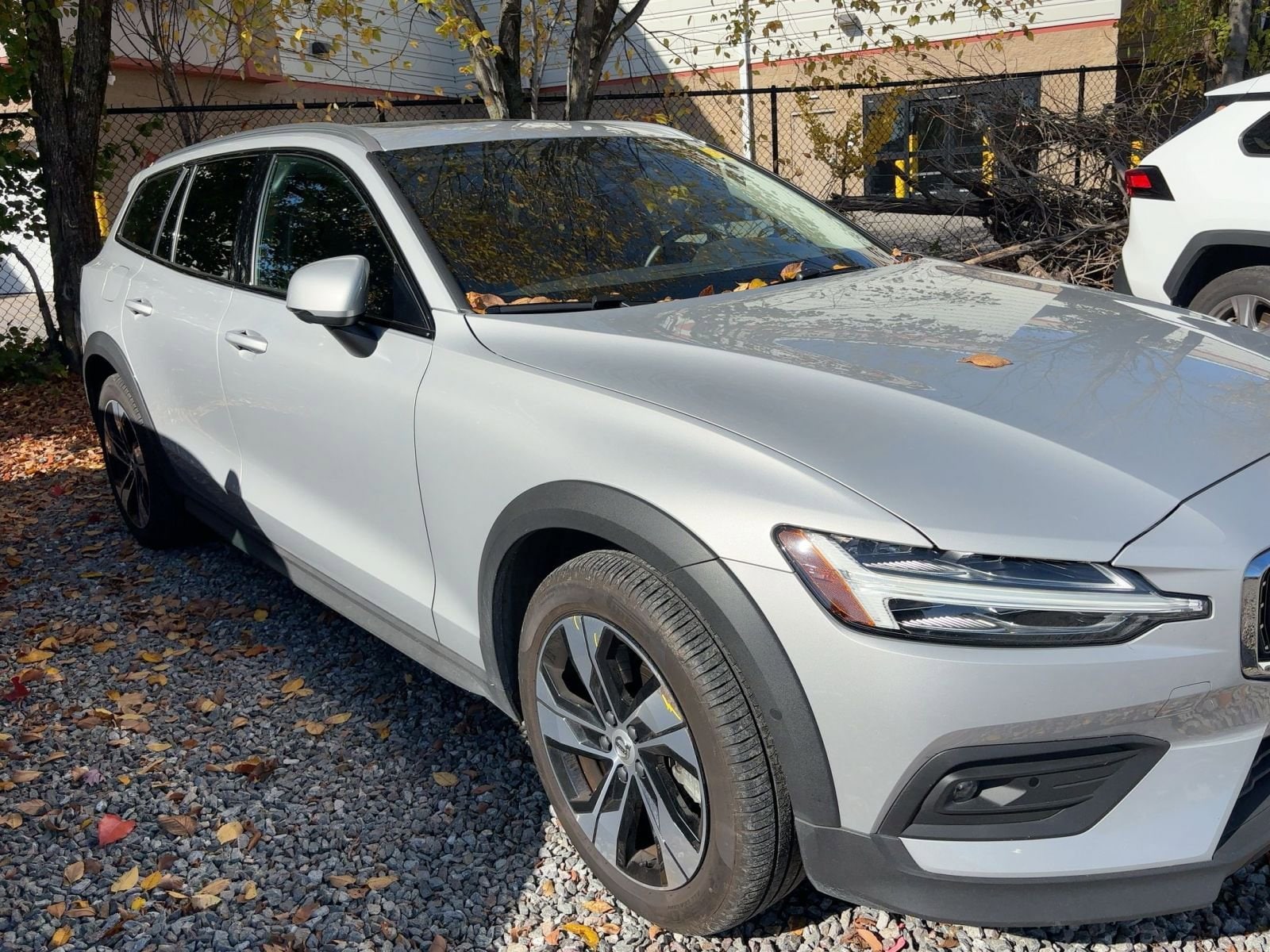 Thumbnail: 2025 Volvo S60 - 1