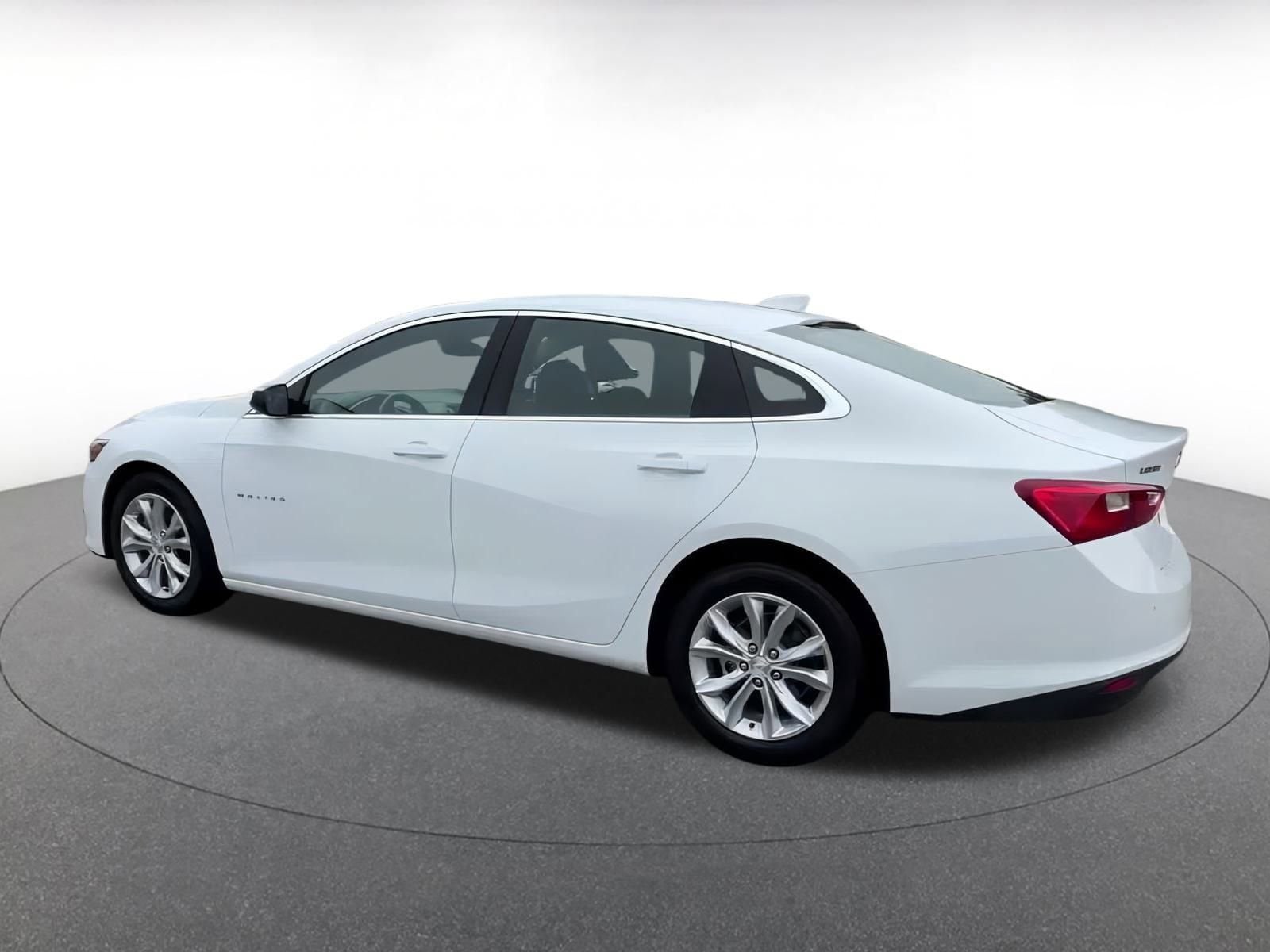 Thumbnail: 2024 Chevrolet Malibu - 10