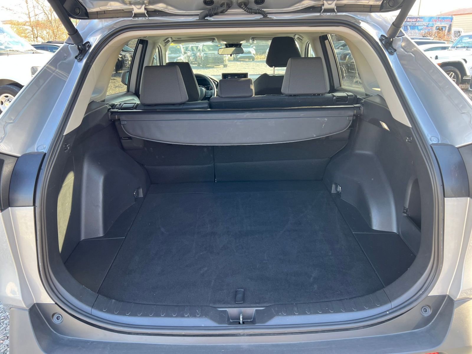 Thumbnail: 2025 Toyota RAV4 - 33