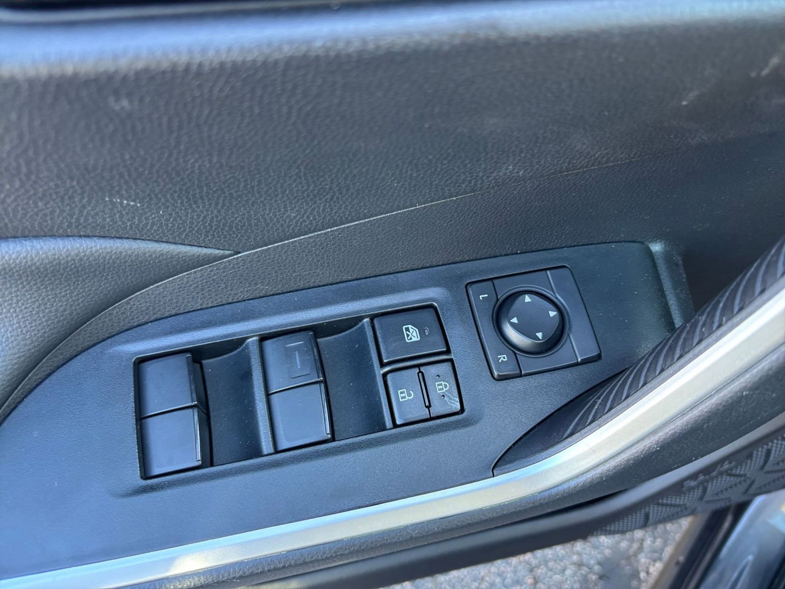 Thumbnail: 2025 Toyota RAV4 - 20