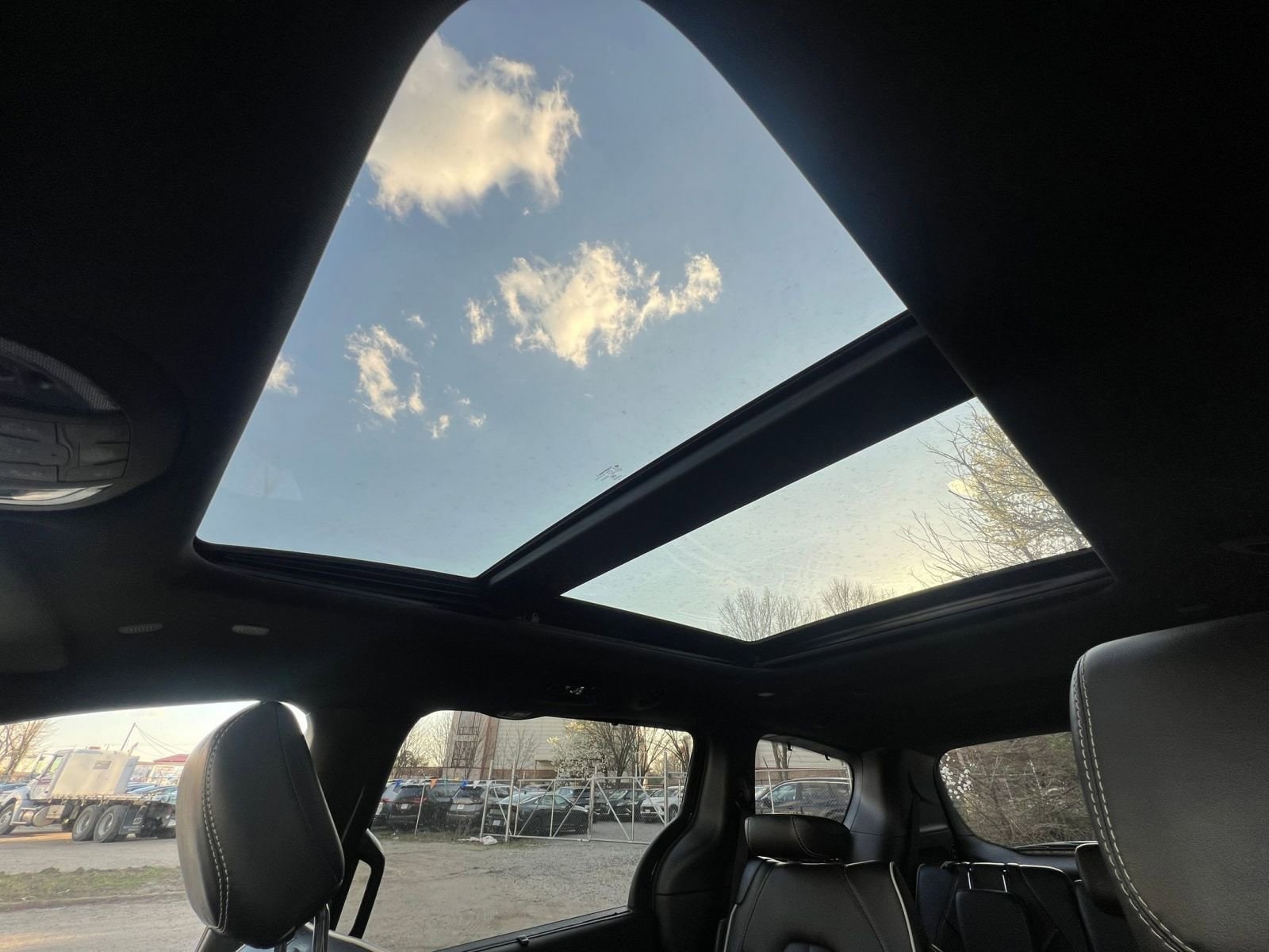 Thumbnail: 2025 Chrysler Pacifica - 32