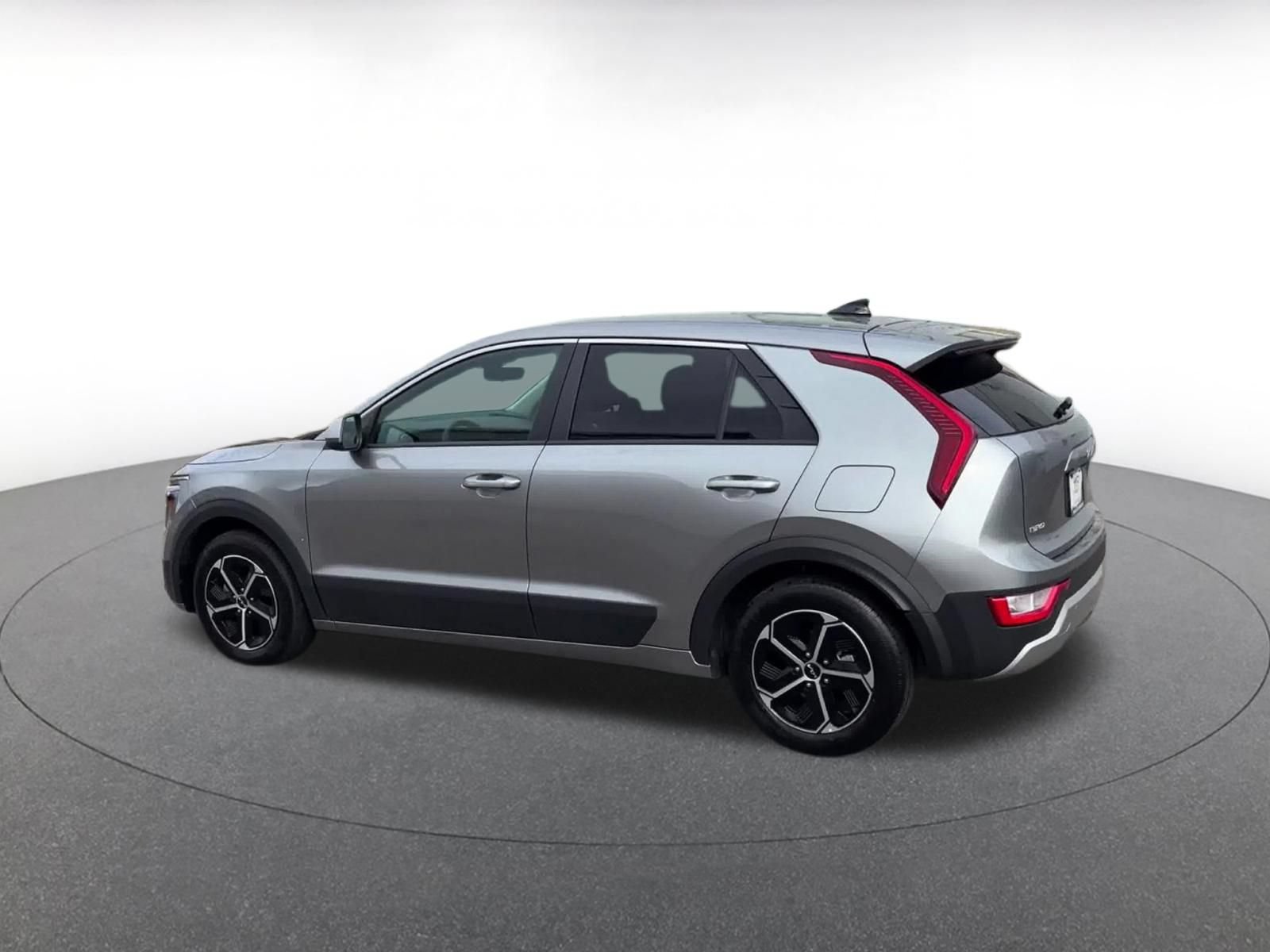 Thumbnail: 2026 Kia Niro - 10