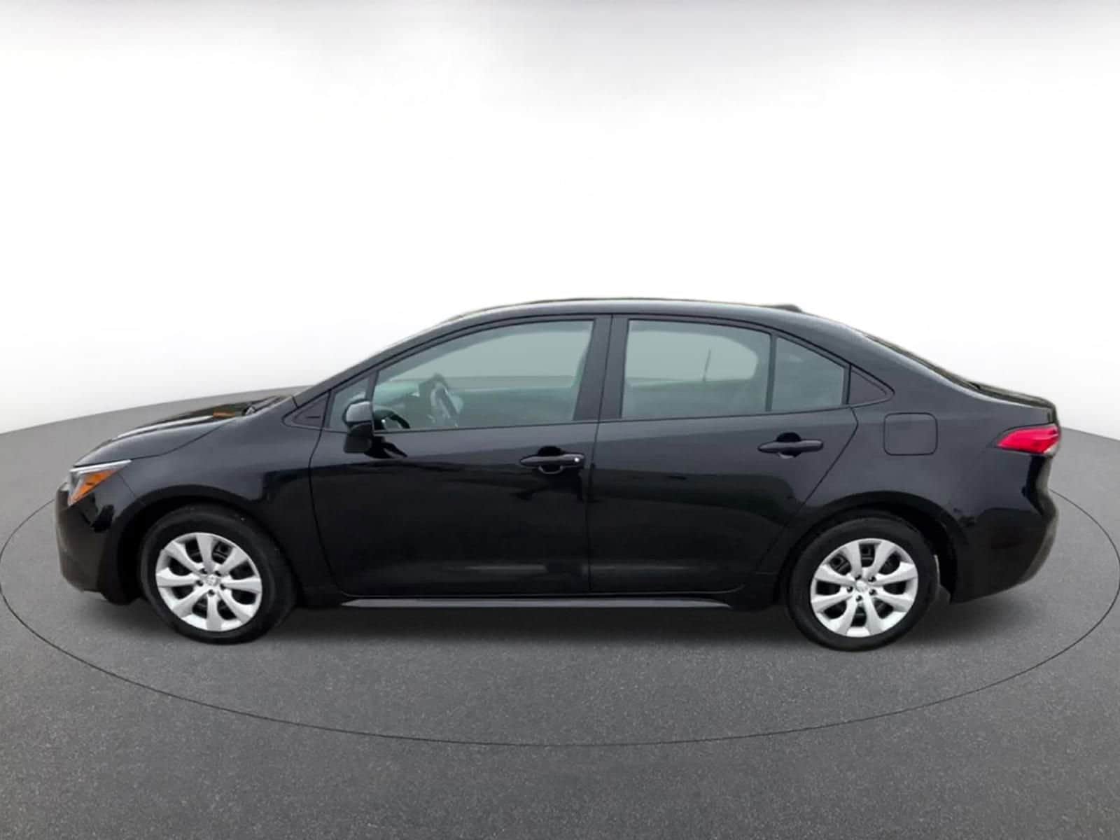Thumbnail: 2024 Toyota Corolla - 10