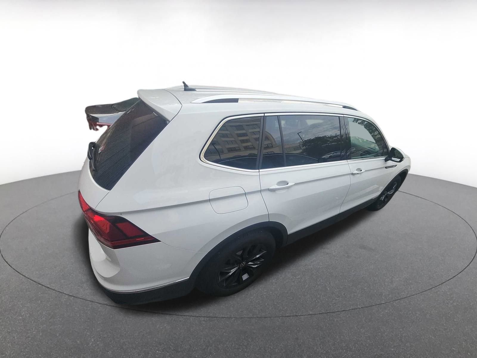 2024 Volkswagen Tiguan 2.0T 8