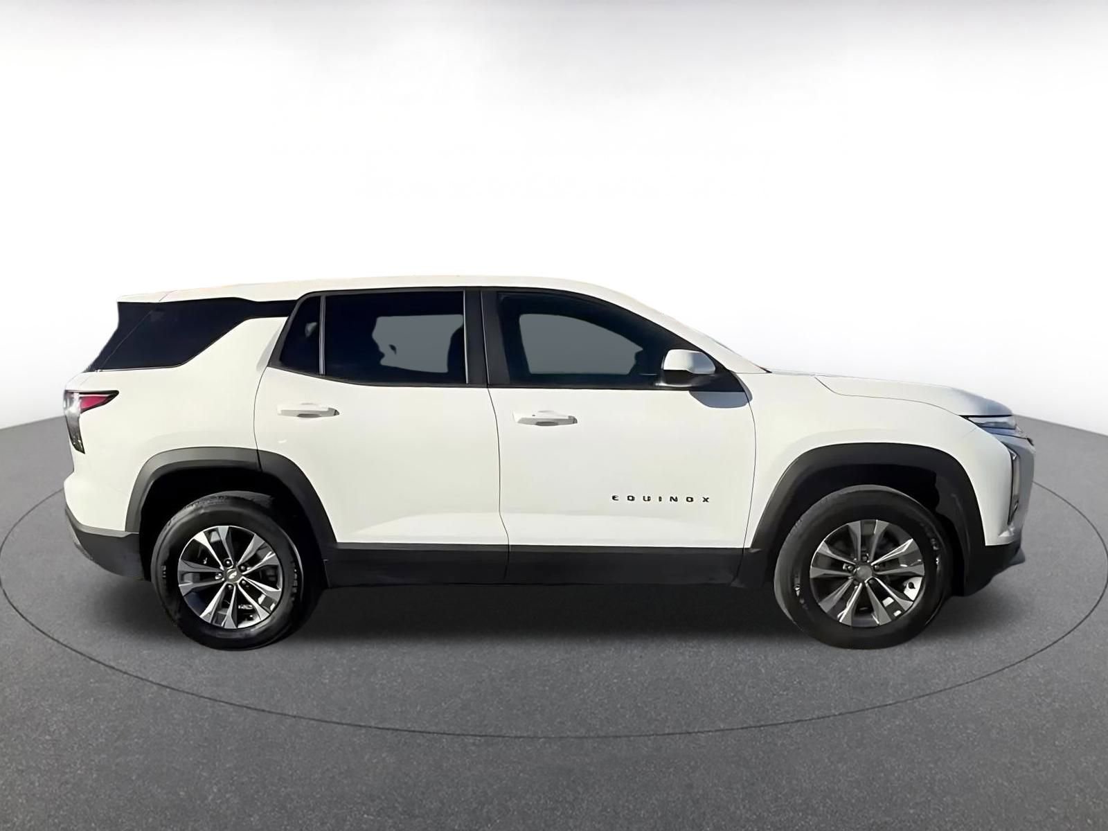 Thumbnail: 2025 Chevrolet Equinox - 16