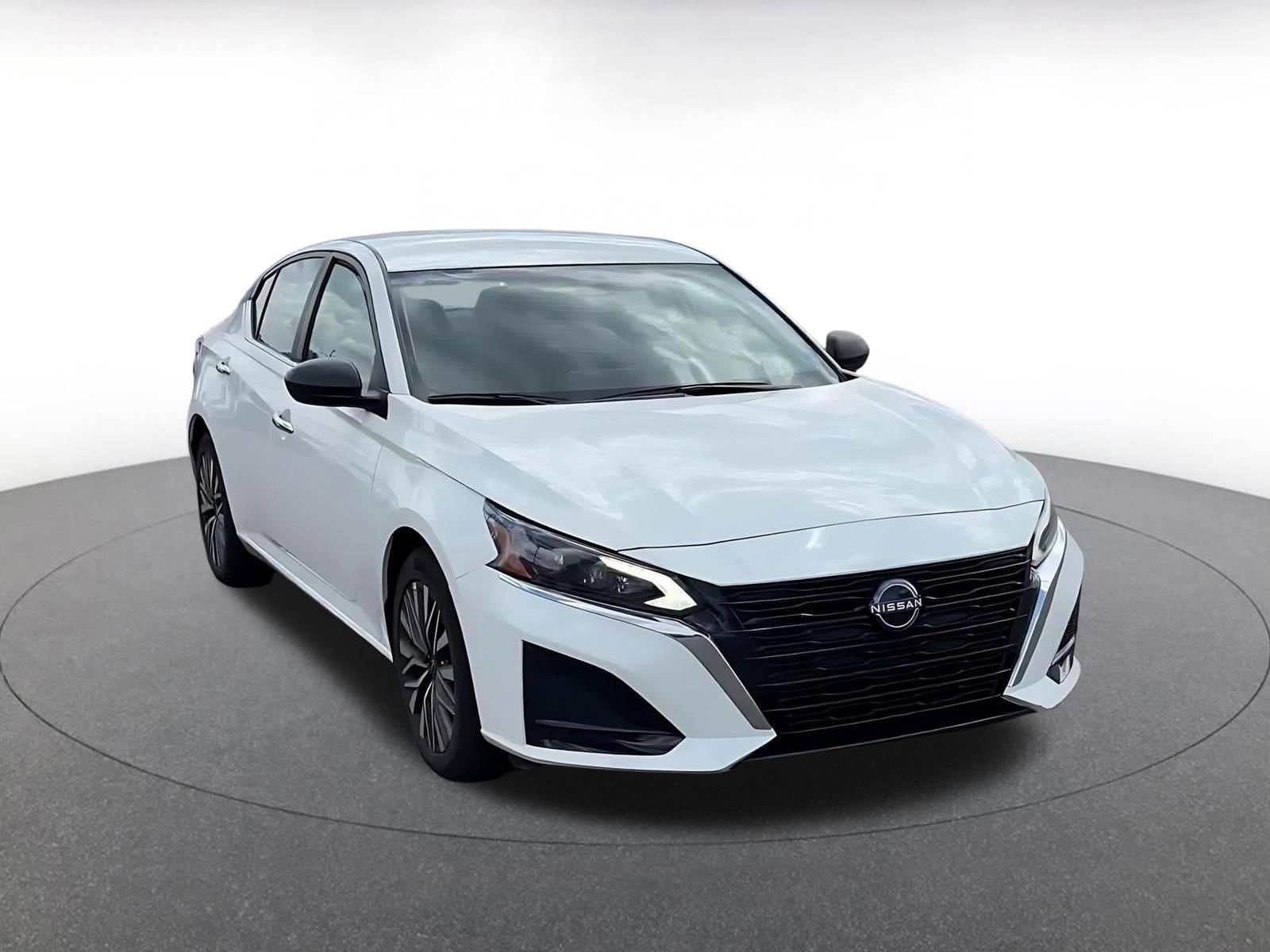 Thumbnail: 2025 Nissan Altima - 3
