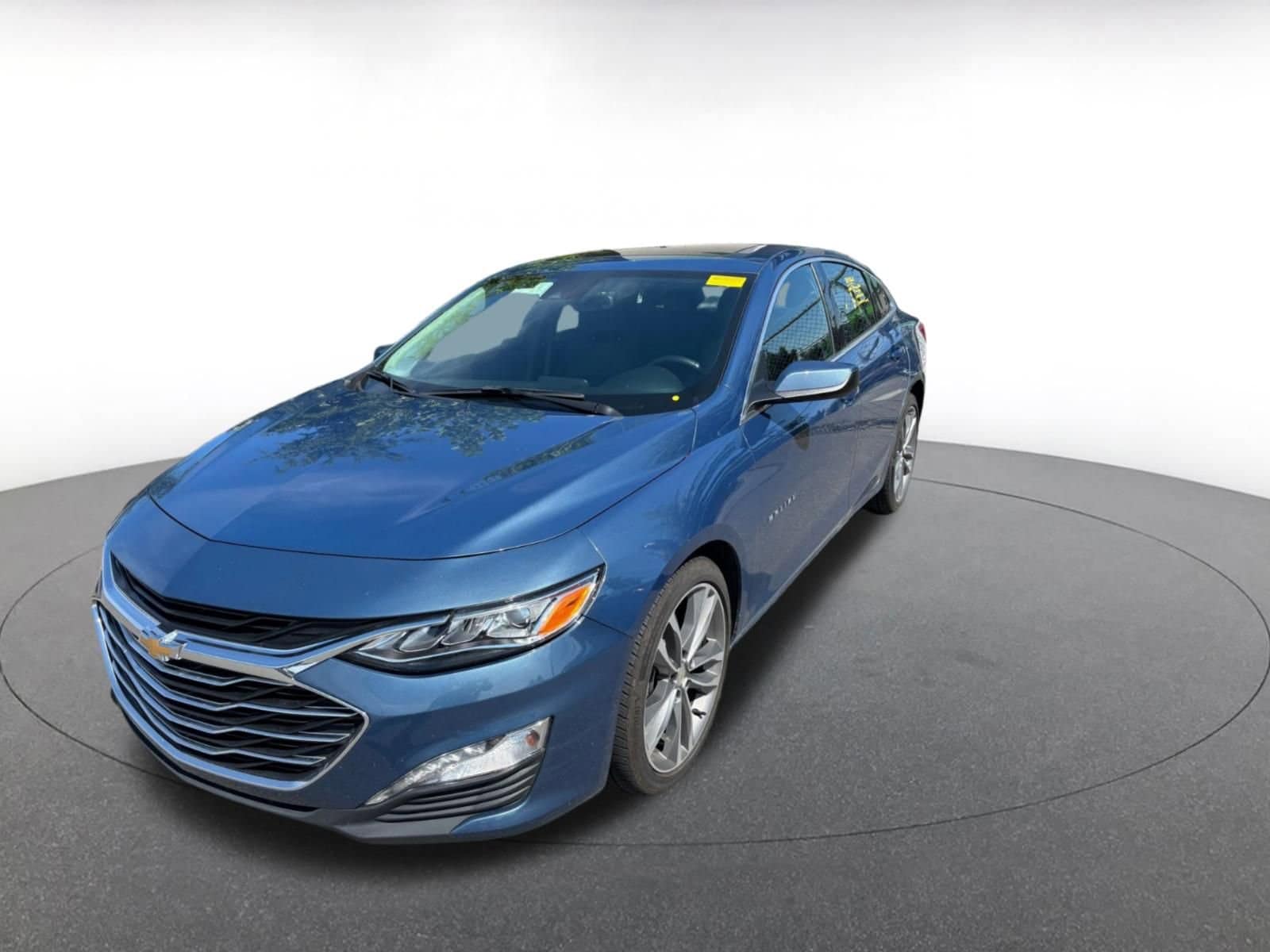 Thumbnail: 2024 Chevrolet Malibu - 4