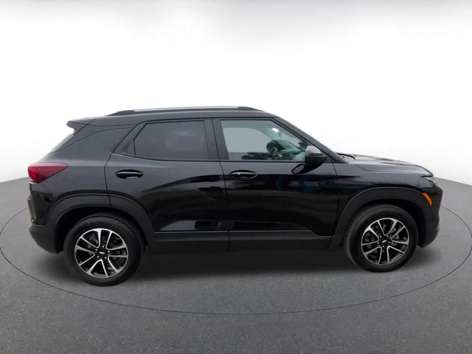 Thumbnail: 2025 Chevrolet TrailBlazer - 16