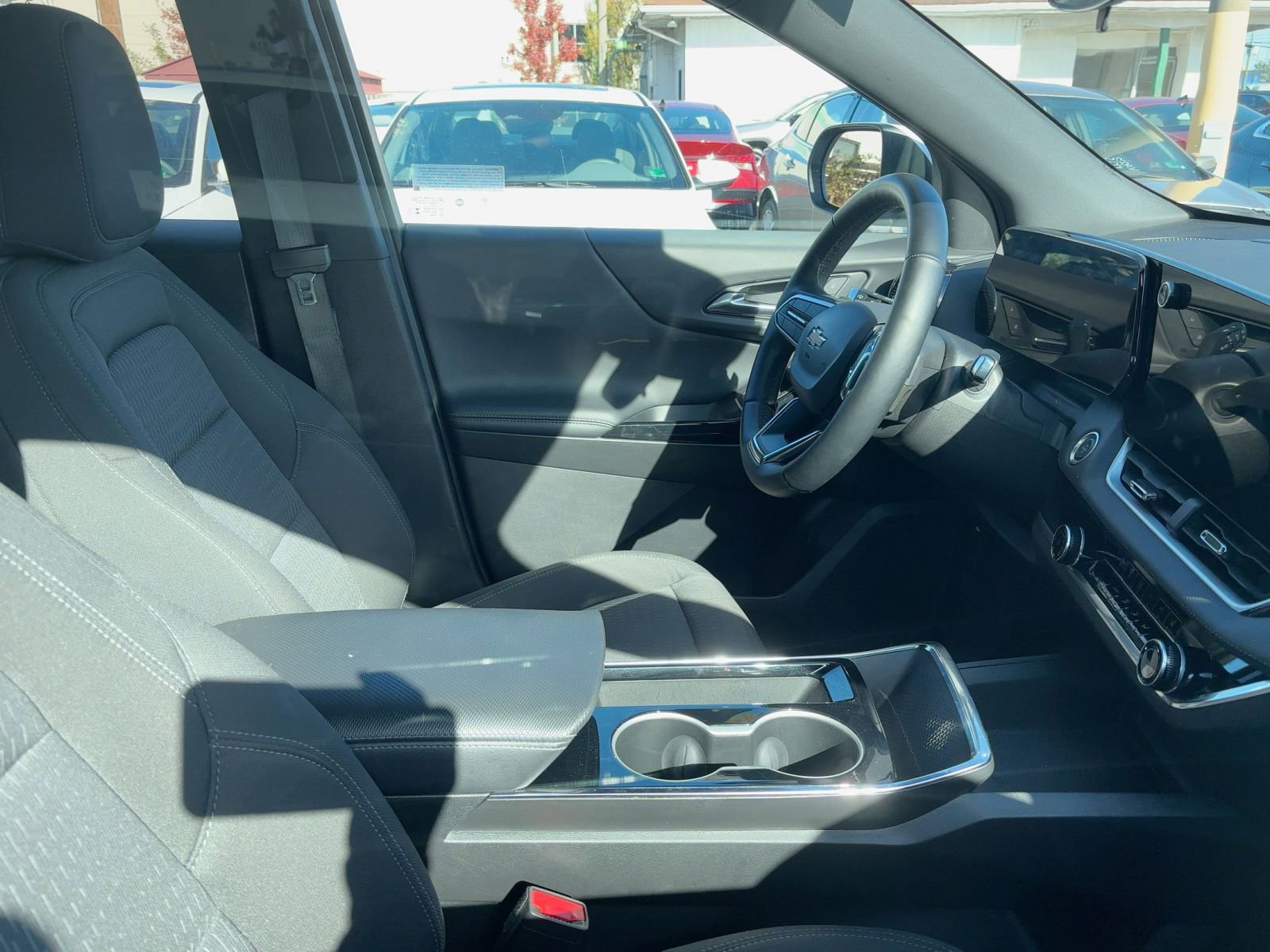 Thumbnail: 2025 Chevrolet Equinox - 10