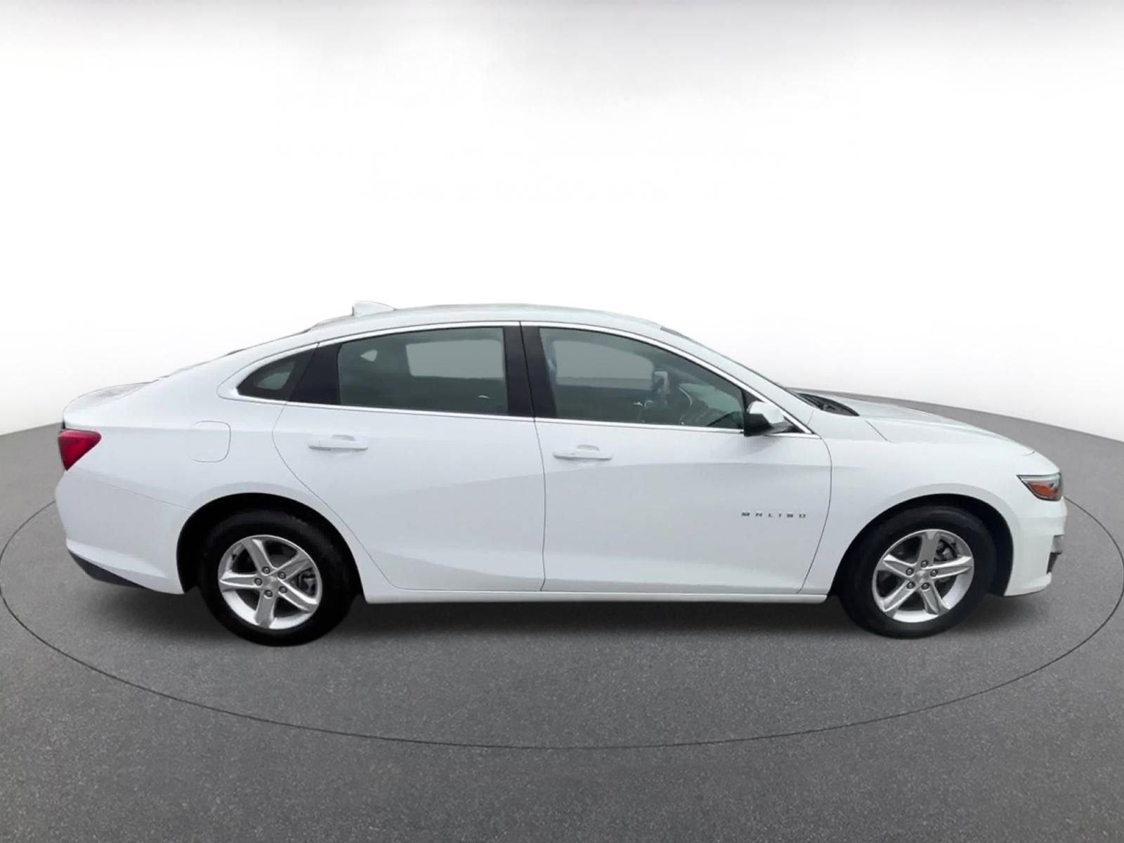 Thumbnail: 2024 Chevrolet Malibu - 16