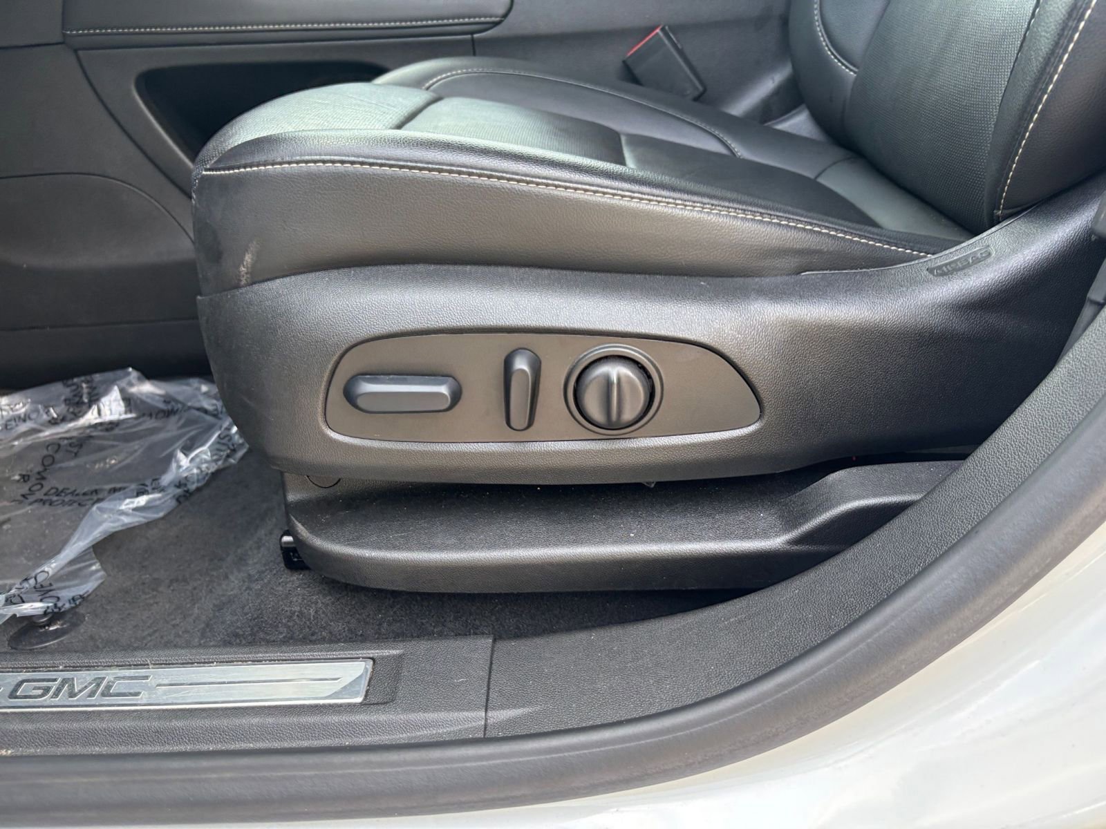 Thumbnail: 2023 GMC Acadia - 23