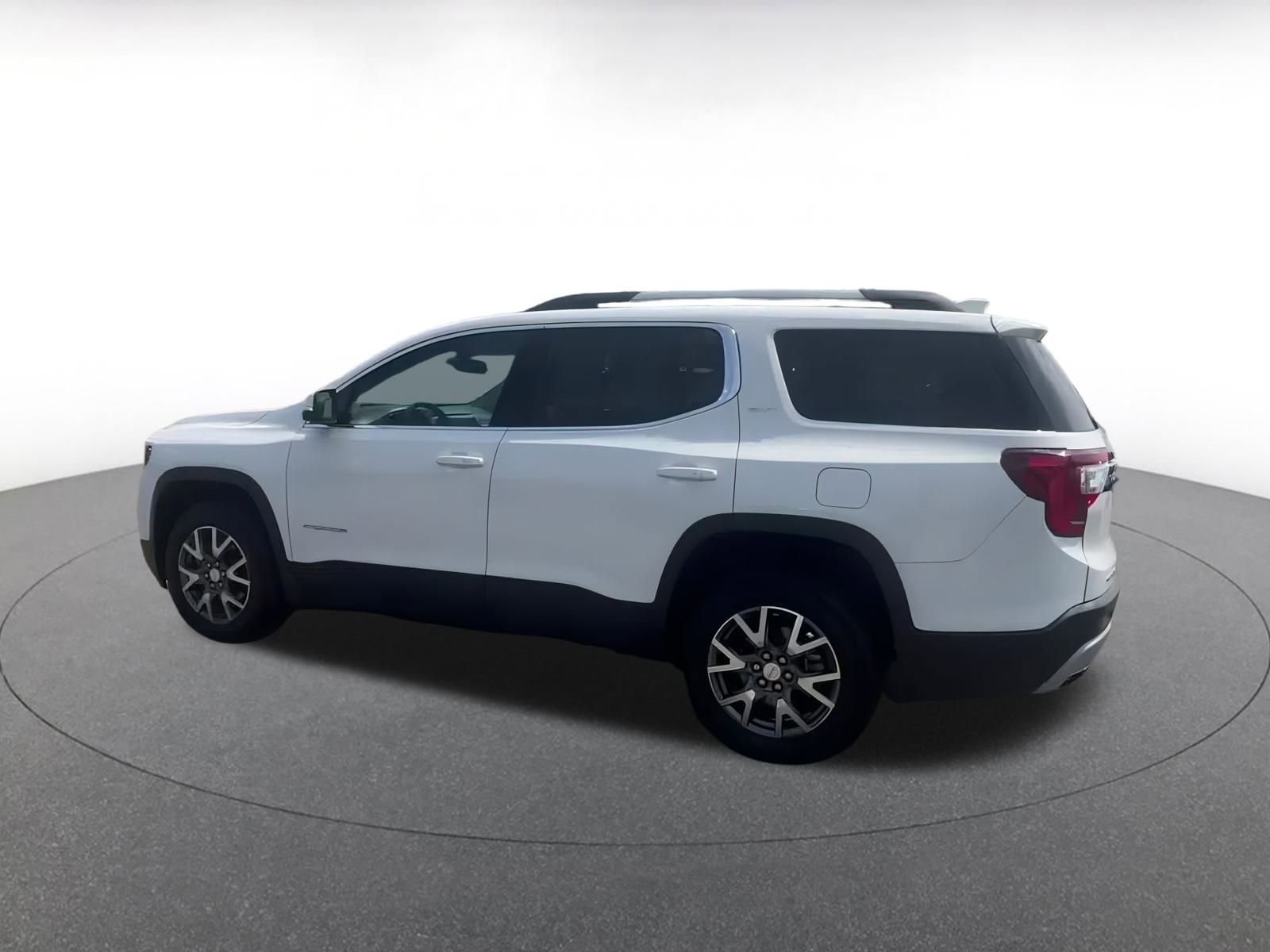 Thumbnail: 2023 GMC Acadia - 10