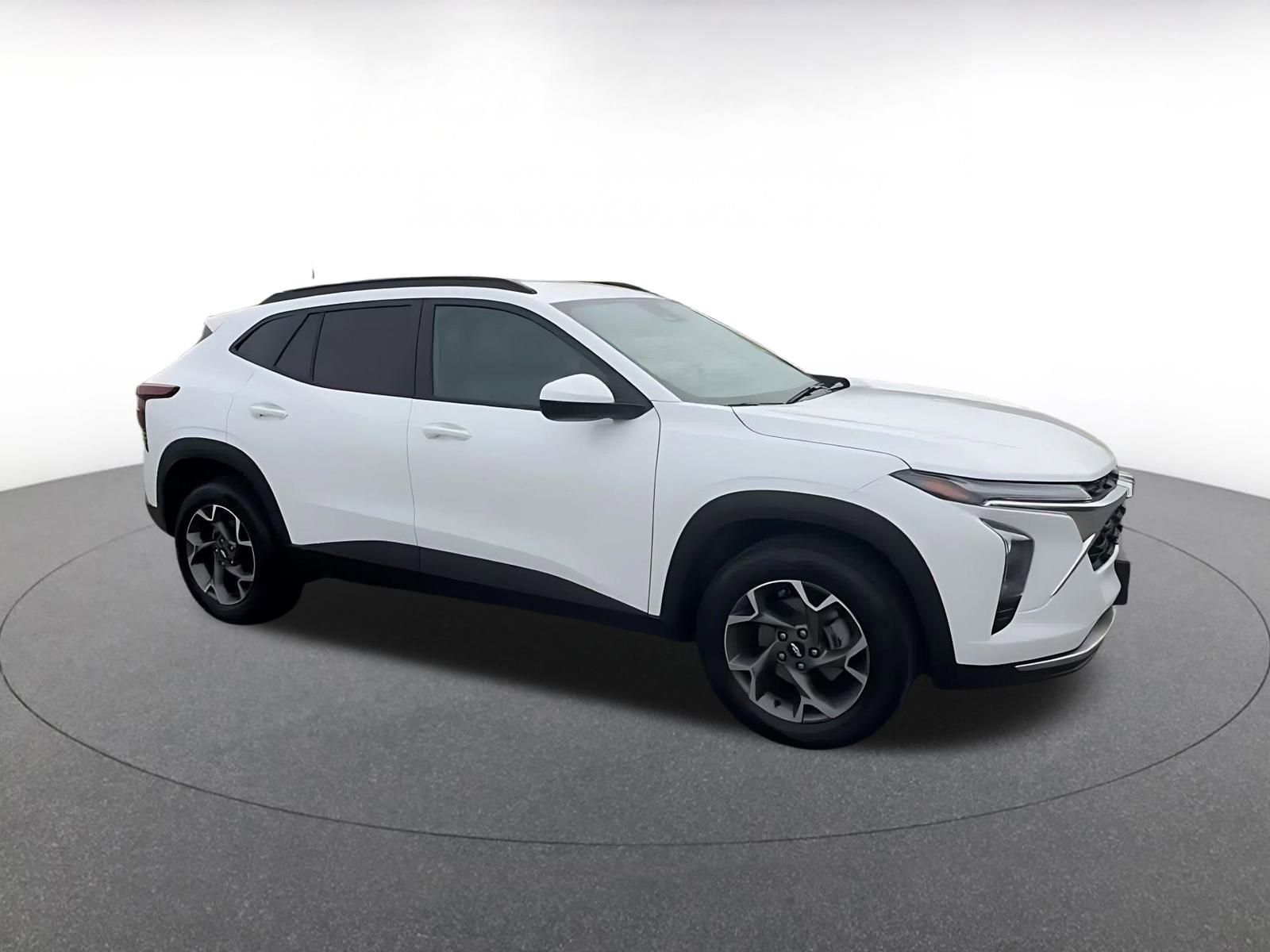 Thumbnail: 2025 Chevrolet Trax - 2