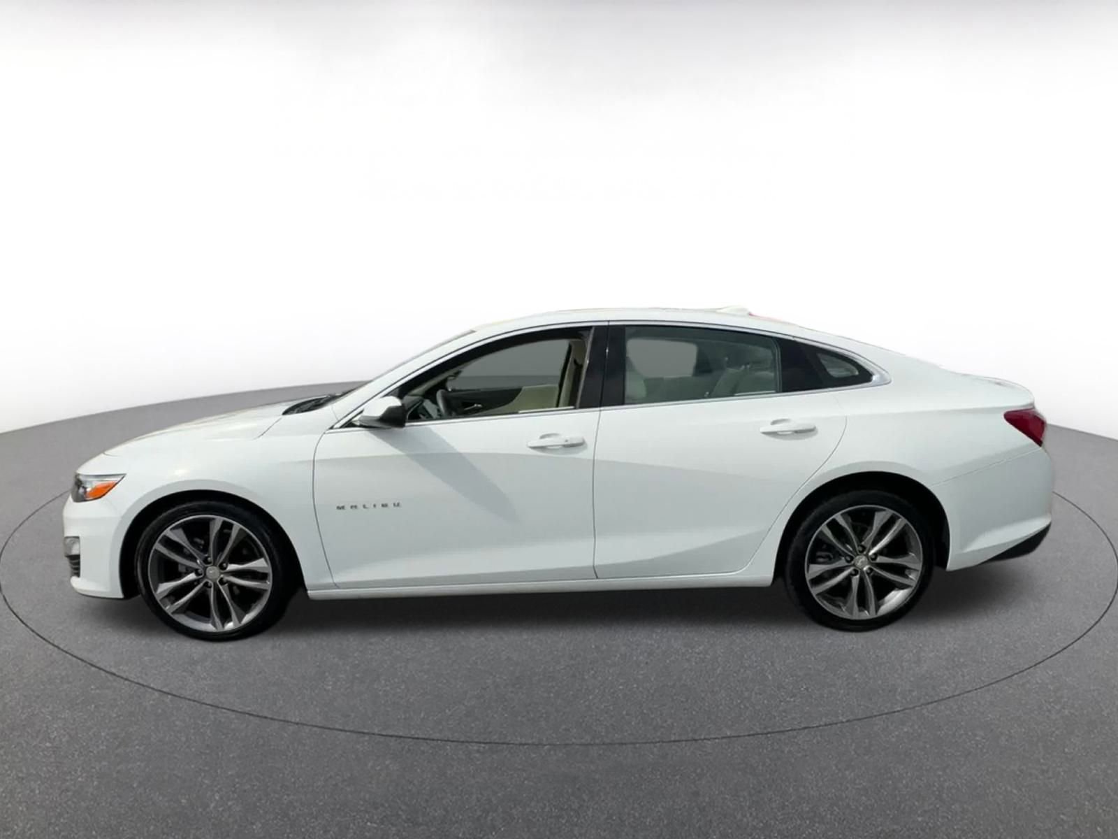 Thumbnail: 2024 Chevrolet Malibu - 9