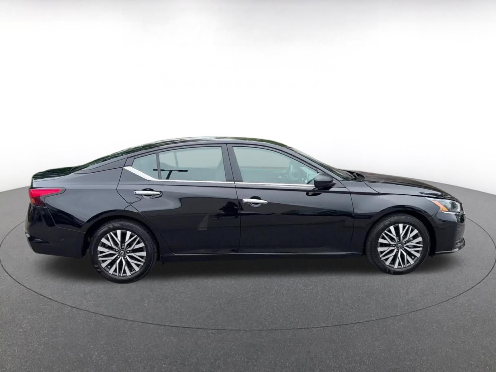 Thumbnail: 2025 Nissan Altima - 16