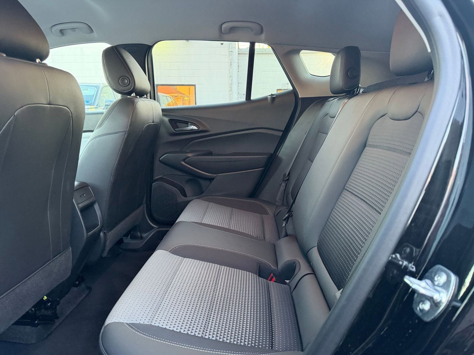 Thumbnail: 2025 Chevrolet Trax - 23