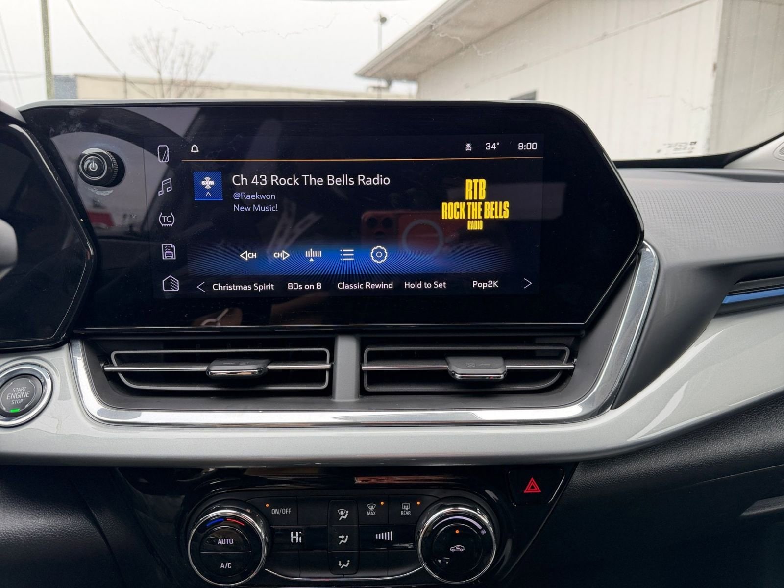 Thumbnail: 2025 Chevrolet Trax - 18