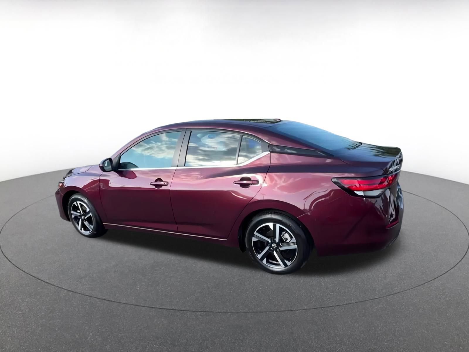 Thumbnail: 2024 Nissan Sentra - 10