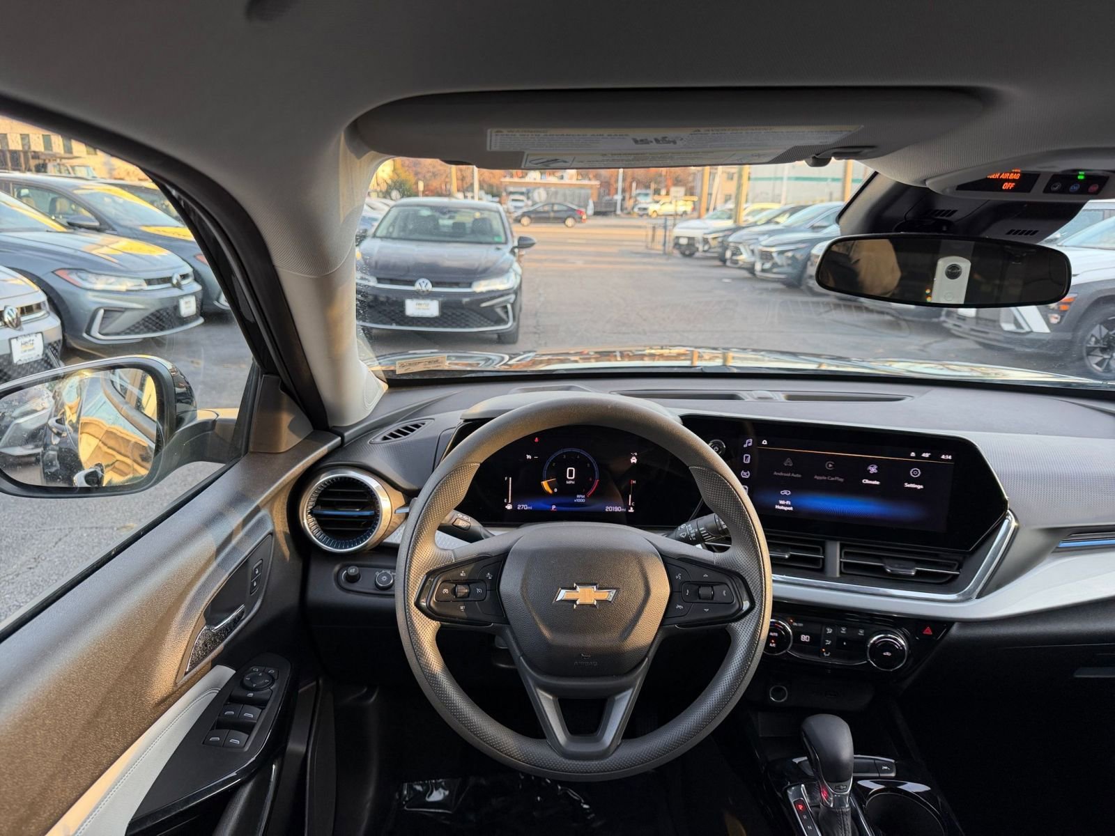 Thumbnail: 2025 Chevrolet Trax - 32