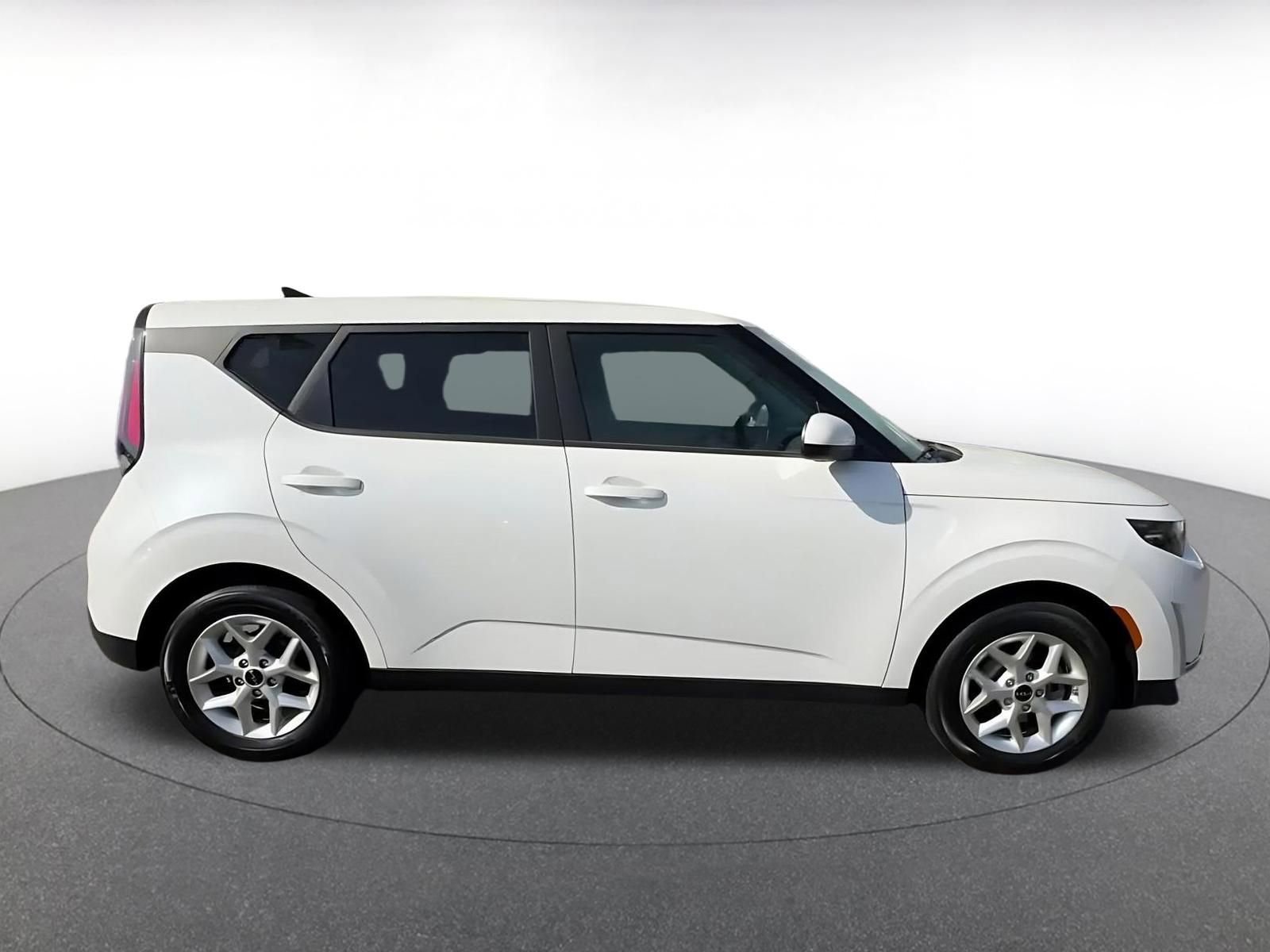 Thumbnail: 2025 Kia Soul - 16