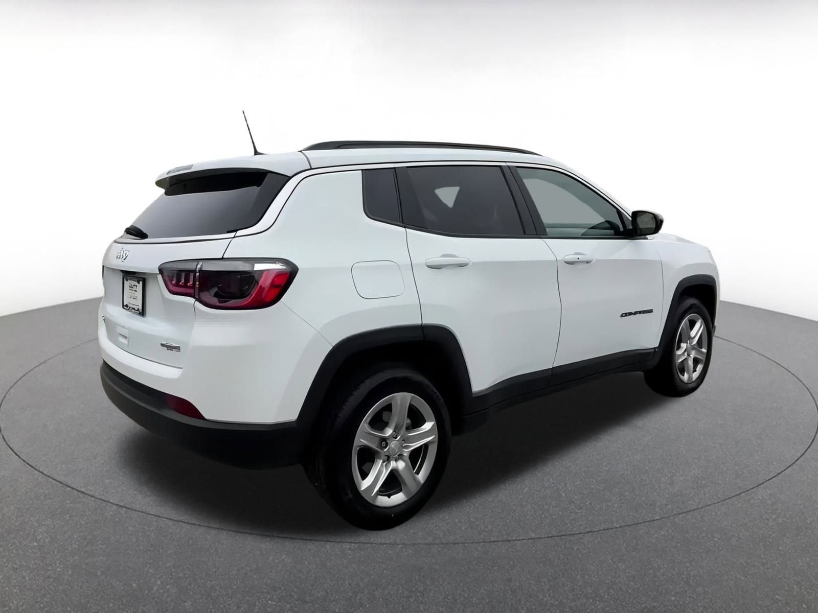 Thumbnail: 2023 Jeep Compass - 15