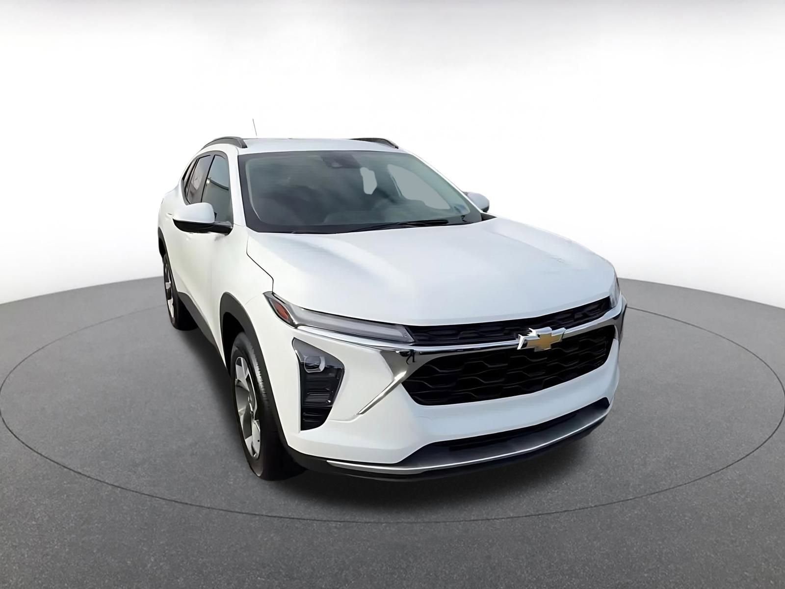 Thumbnail: 2025 Chevrolet Trax - 3