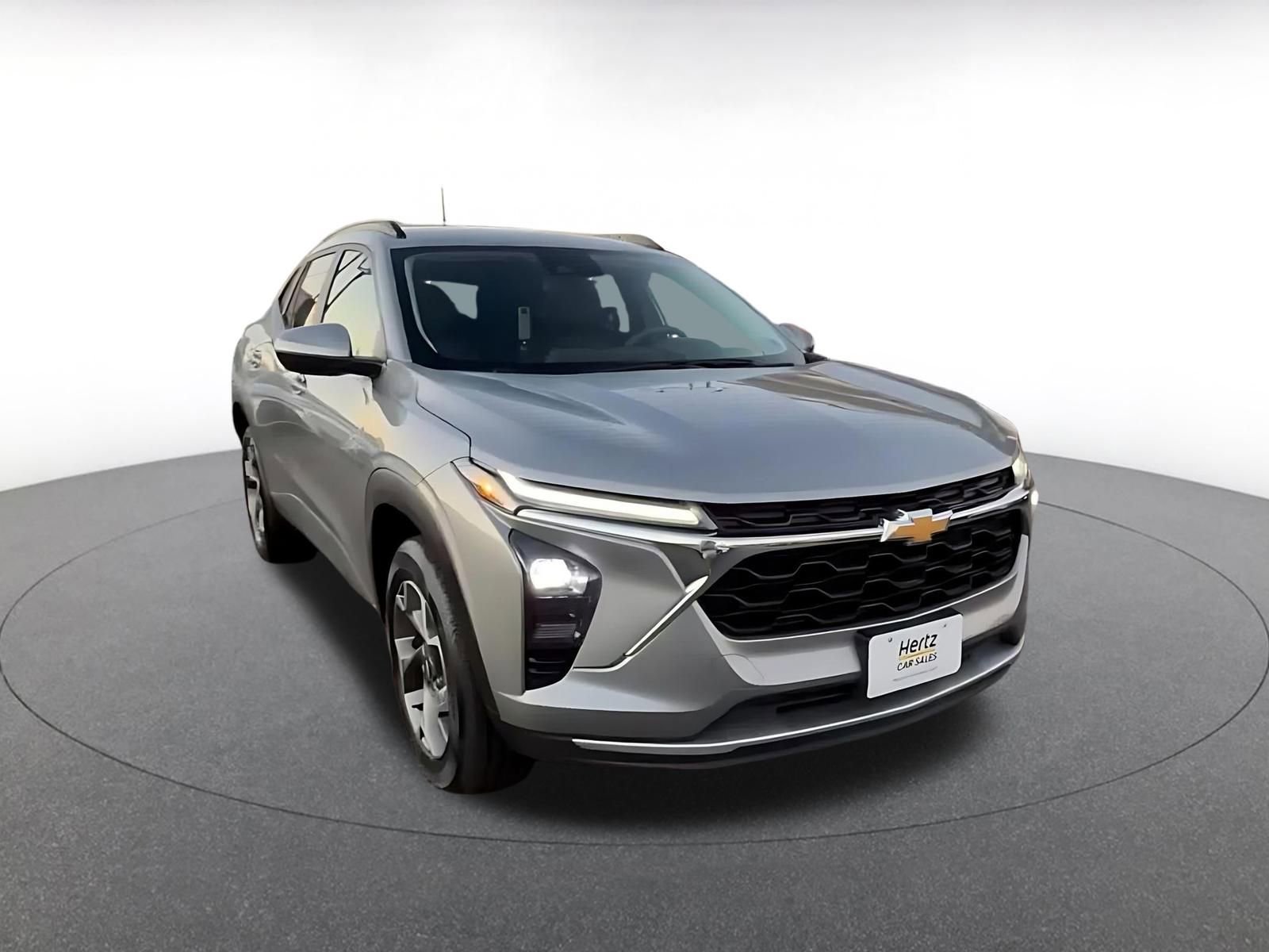 Thumbnail: 2025 Chevrolet Trax - 3