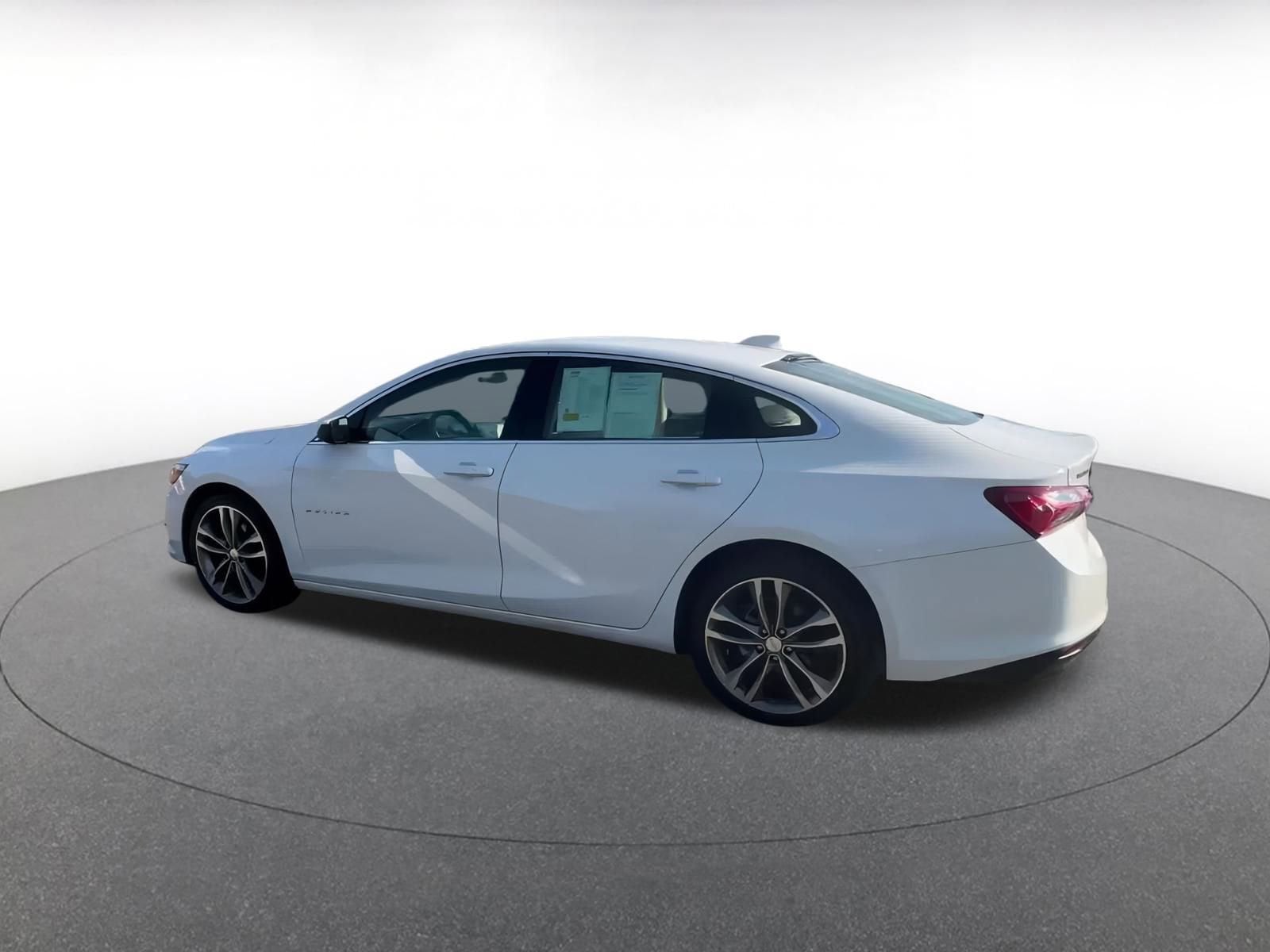 Thumbnail: 2024 Chevrolet Malibu - 10