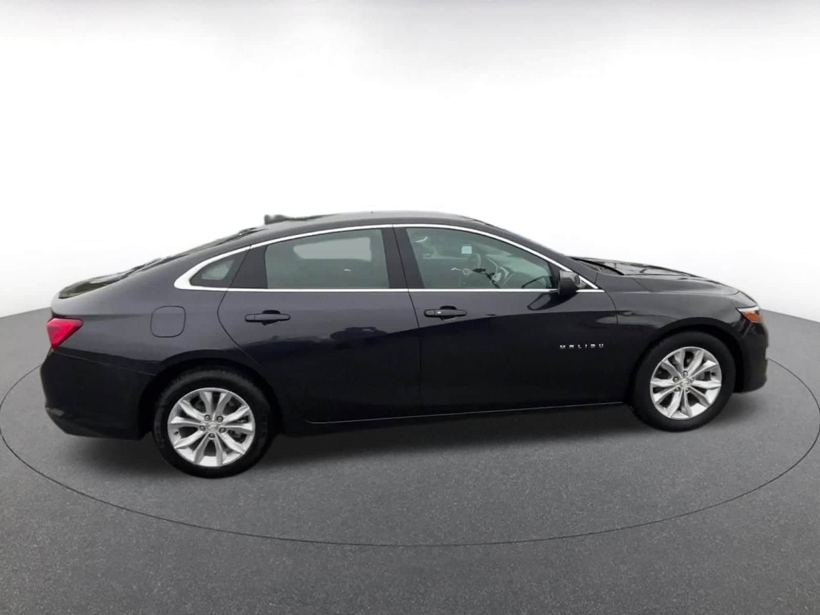 Thumbnail: 2023 Chevrolet Malibu - 16