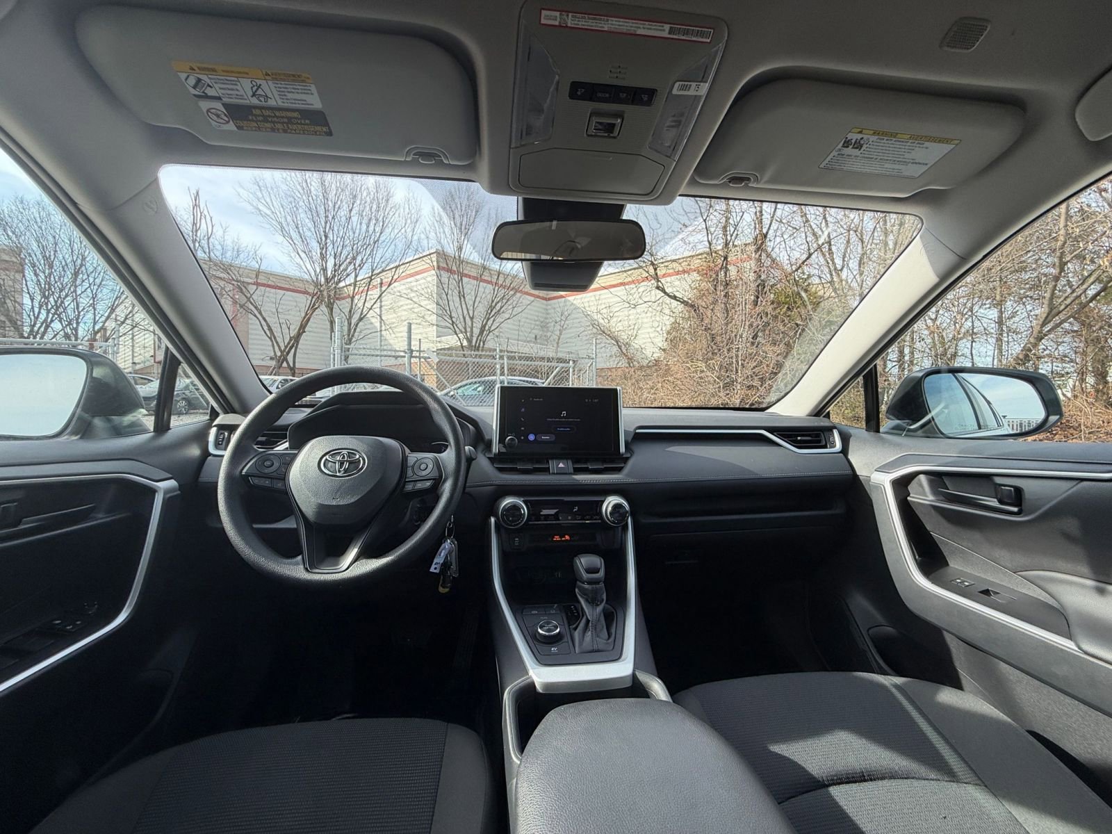 Thumbnail: 2025 Toyota RAV4 - 32