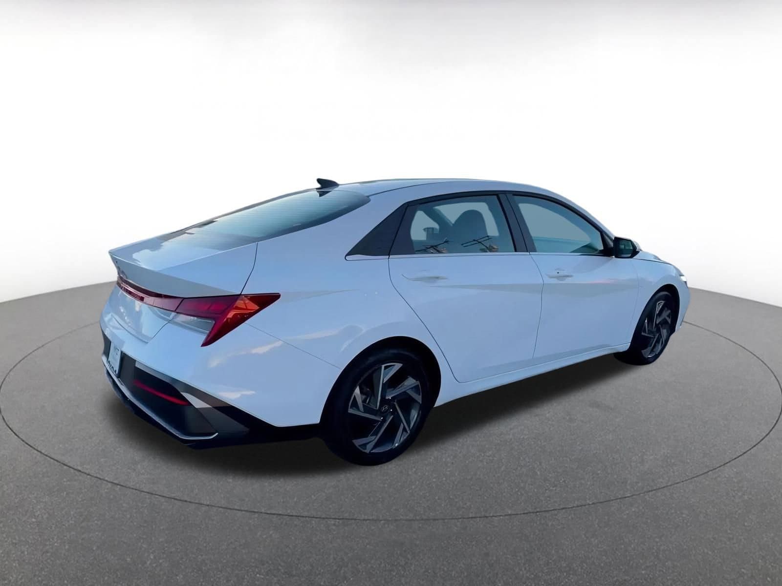 Thumbnail: 2025 Hyundai Elantra - 15