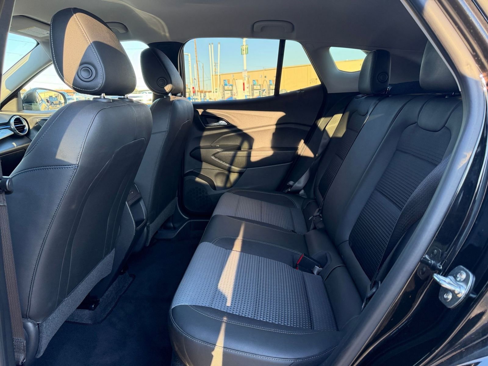 Thumbnail: 2025 Chevrolet Trax - 23