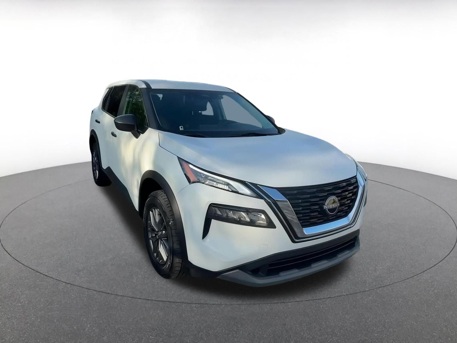 Thumbnail: 2023 Nissan Rogue - 3