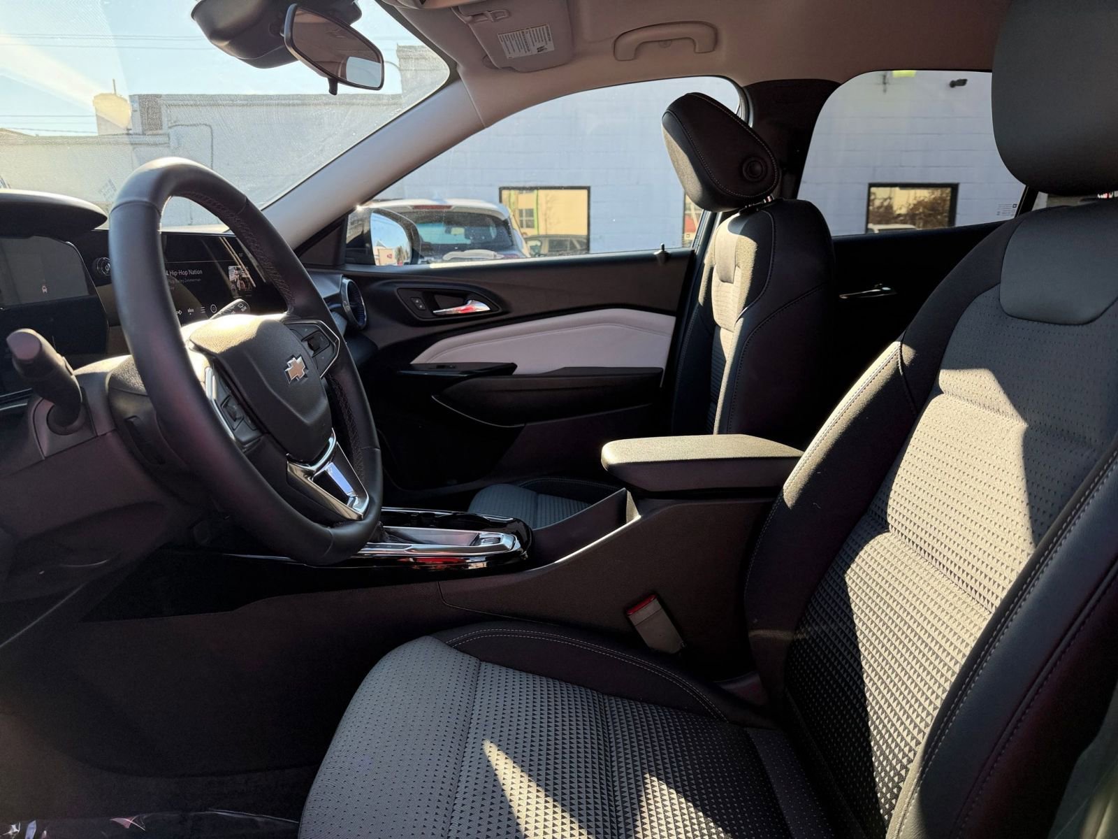 Thumbnail: 2025 Chevrolet Trax - 24