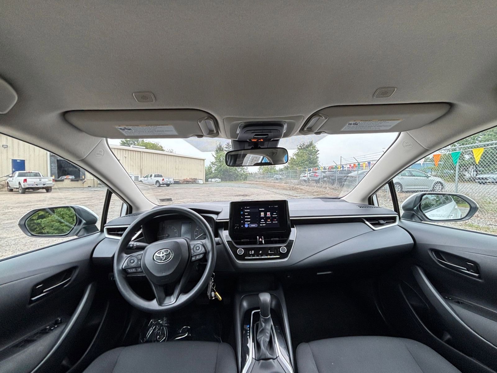 Thumbnail: 2025 Toyota Corolla - 31