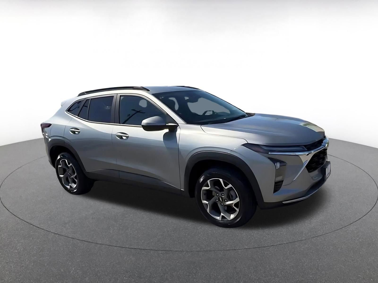 Thumbnail: 2025 Chevrolet Trax - 2