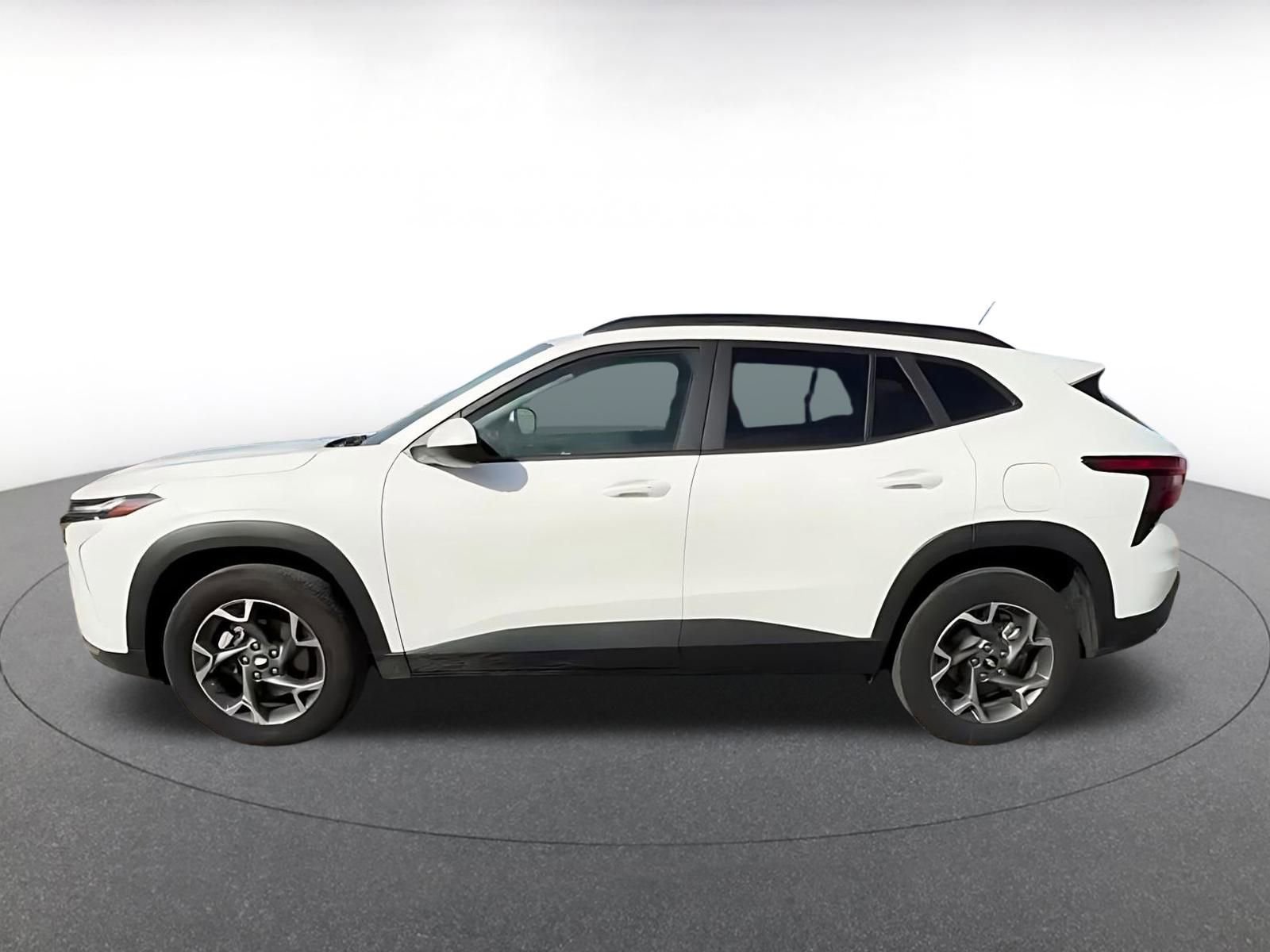 Thumbnail: 2025 Chevrolet Trax - 9