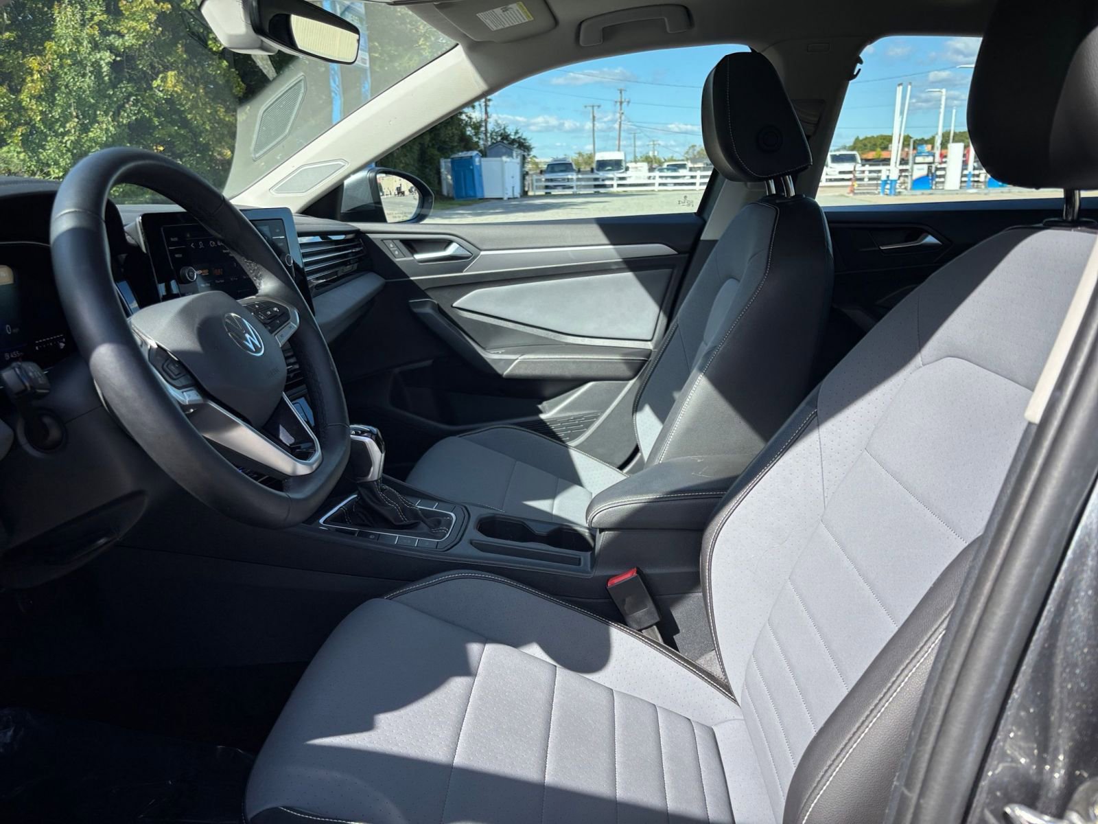 Thumbnail: 2025 Volkswagen Jetta - 25