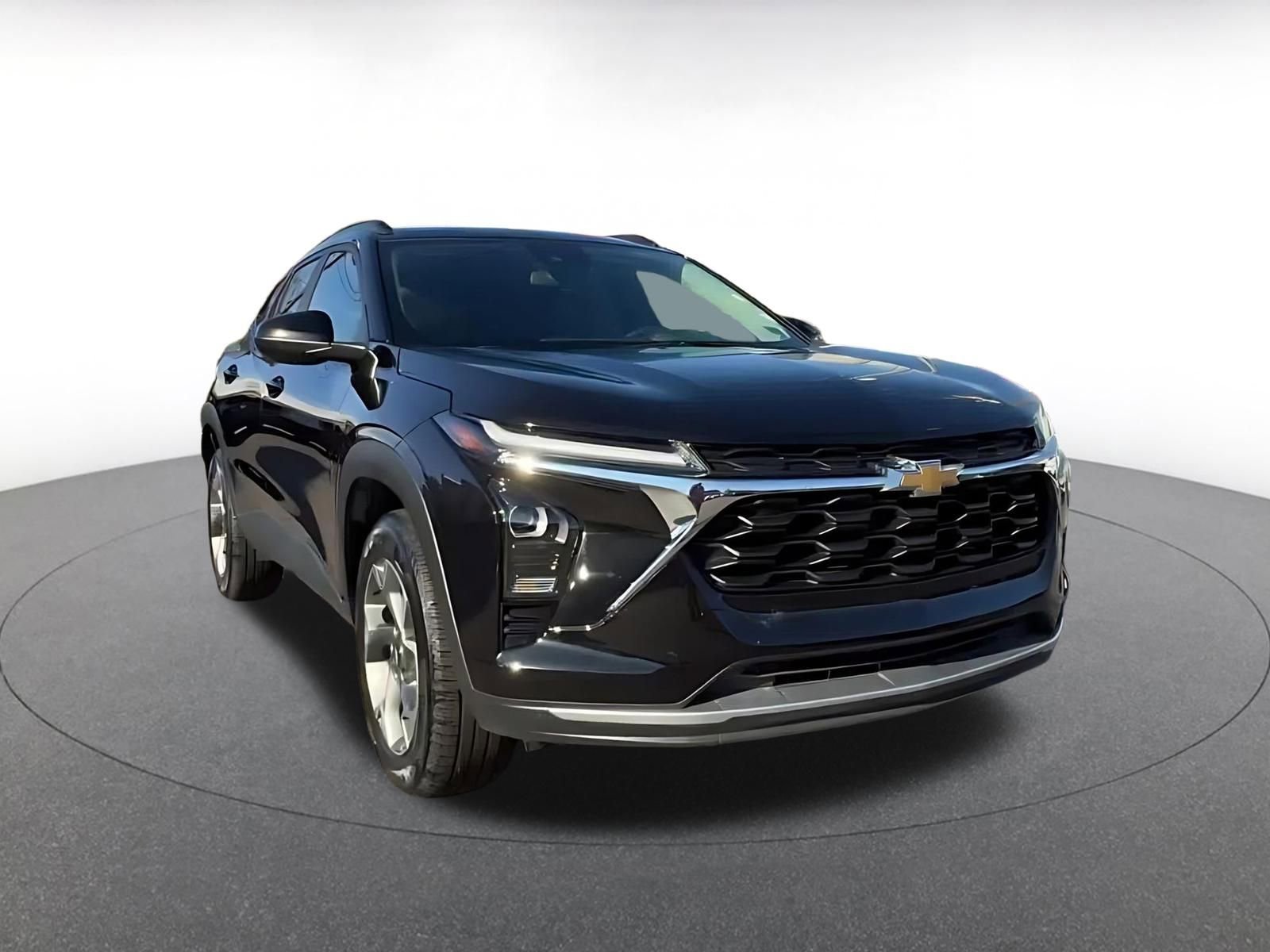 Thumbnail: 2025 Chevrolet Trax - 3