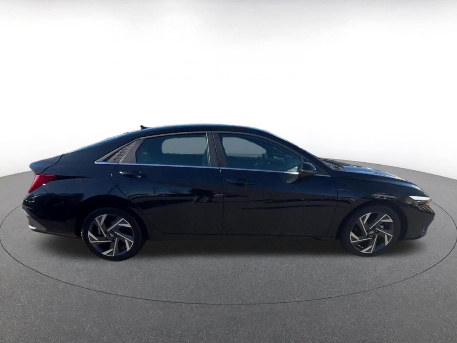 Thumbnail: 2025 Hyundai Elantra - 15