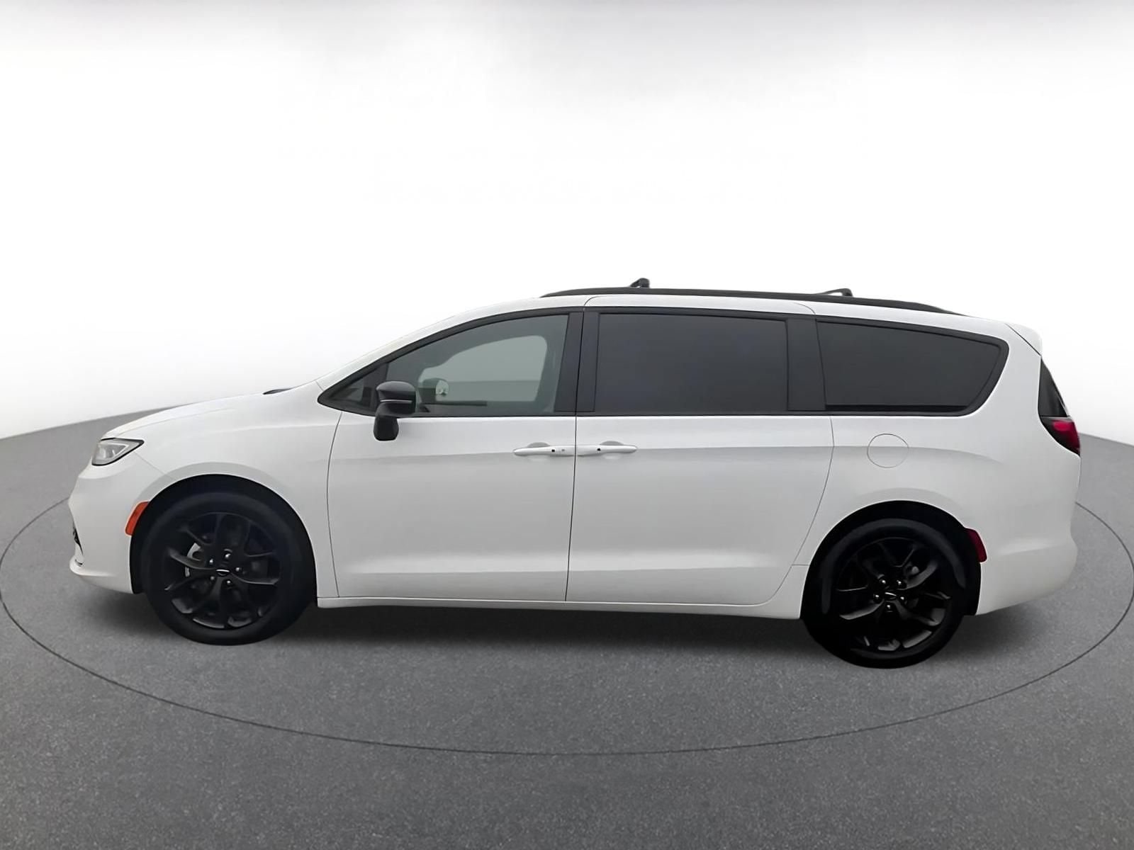Thumbnail: 2025 Chrysler Pacifica - 7