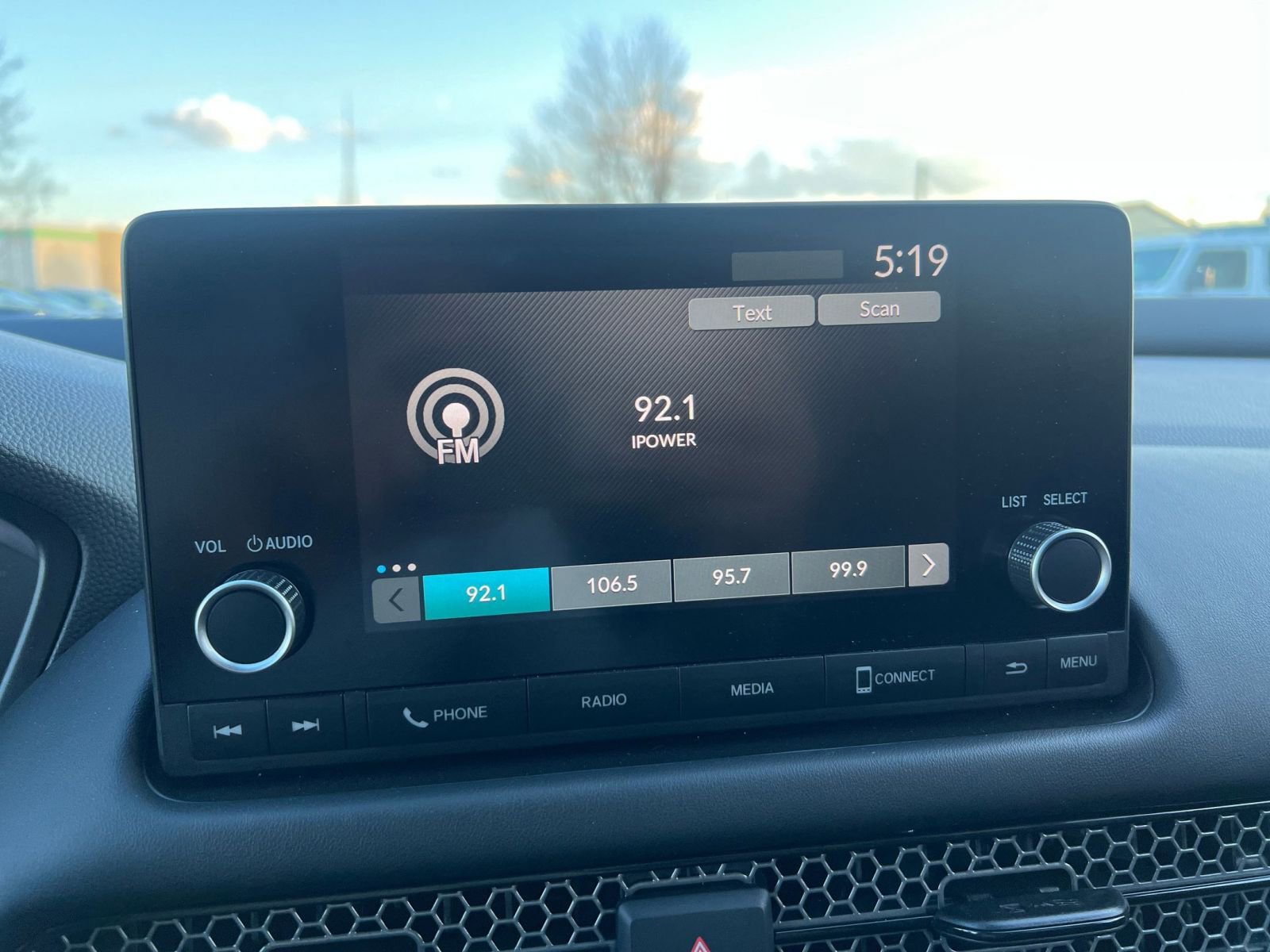 Thumbnail: 2025 Honda HR-V - 21