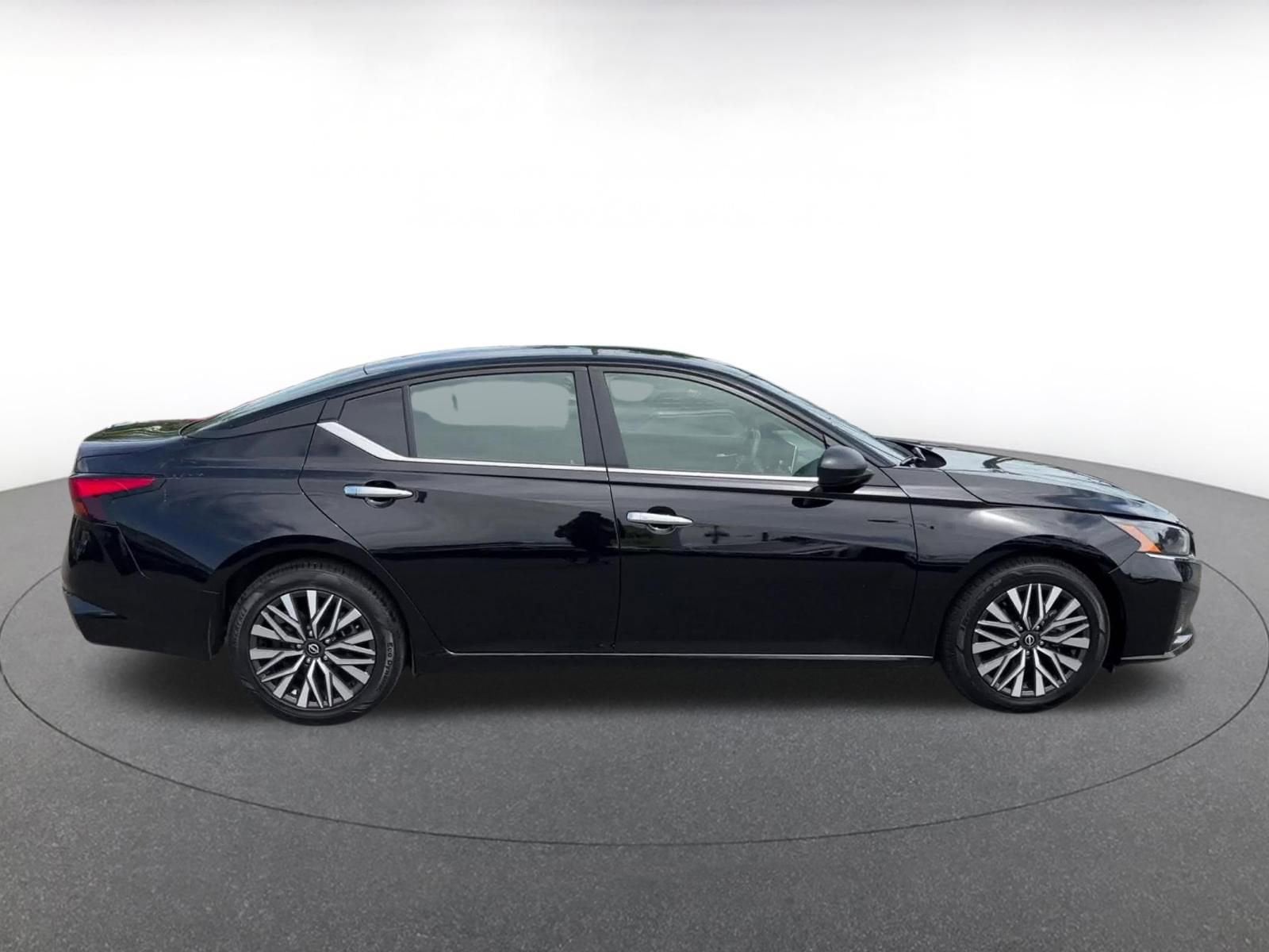 Thumbnail: 2025 Nissan Altima - 16