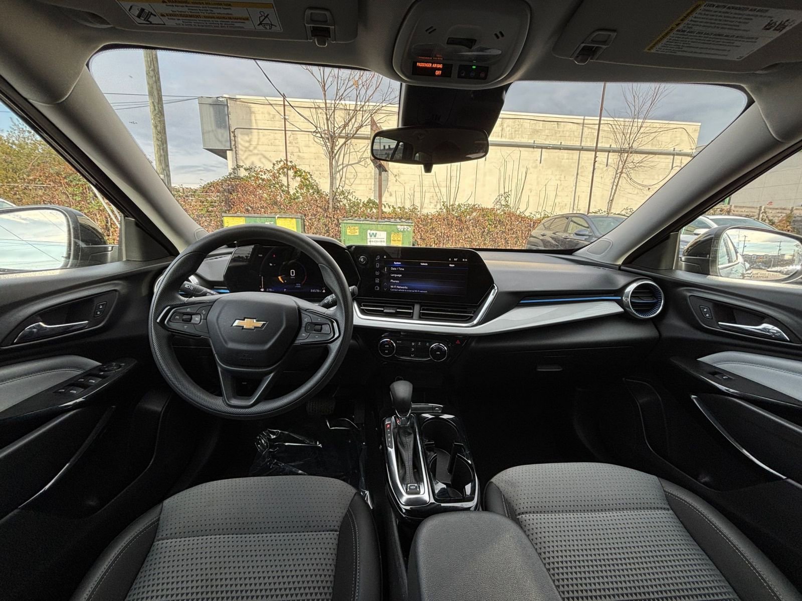 Thumbnail: 2025 Chevrolet Trax - 31