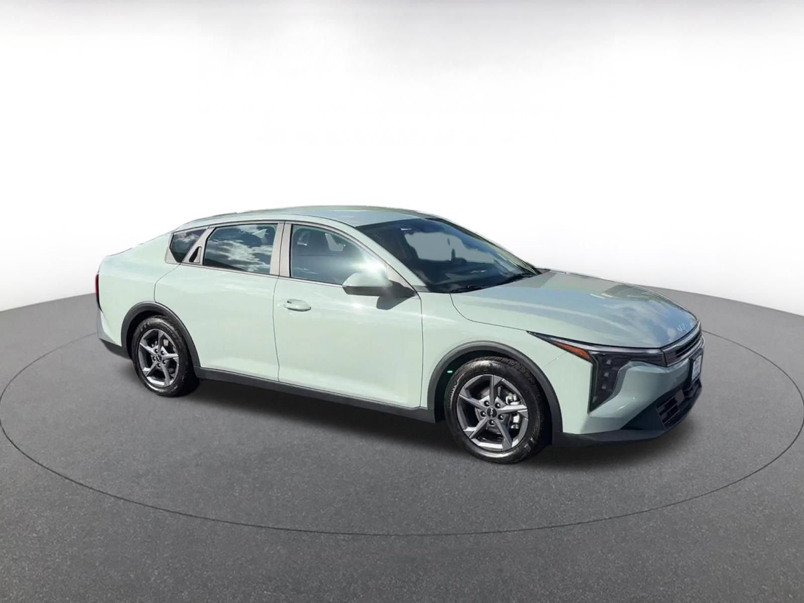 Thumbnail: 2025 Kia K4 - 2
