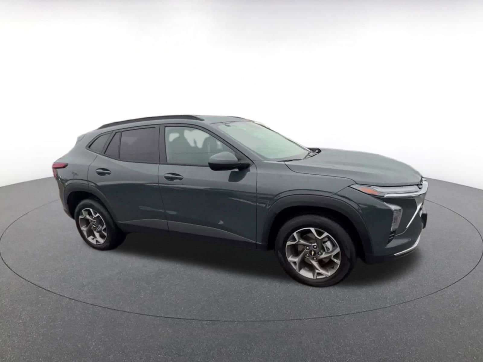 Thumbnail: 2025 Chevrolet Trax - 2